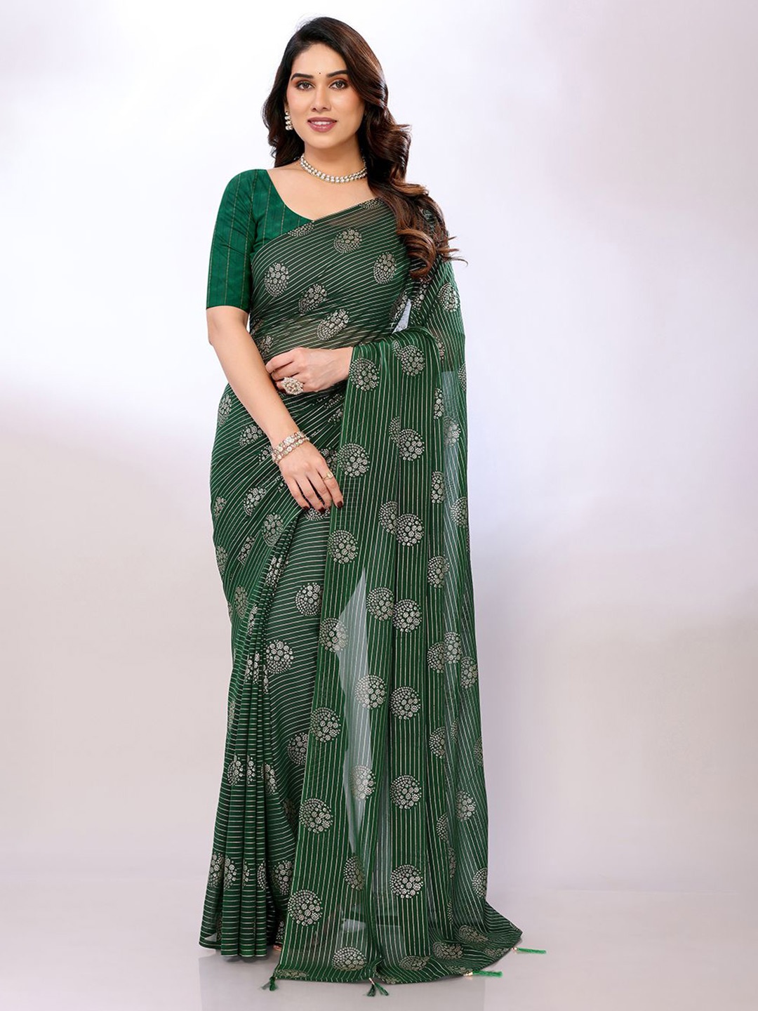 

FABMORA Women Ethnic Motifs Printed Saree, Green