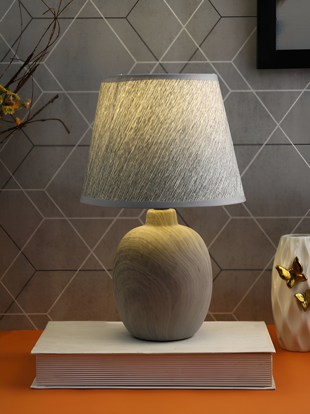 

TAYHAA Grey Ceramic Contemporary Wooden Frusturical Shaped Table Lamp