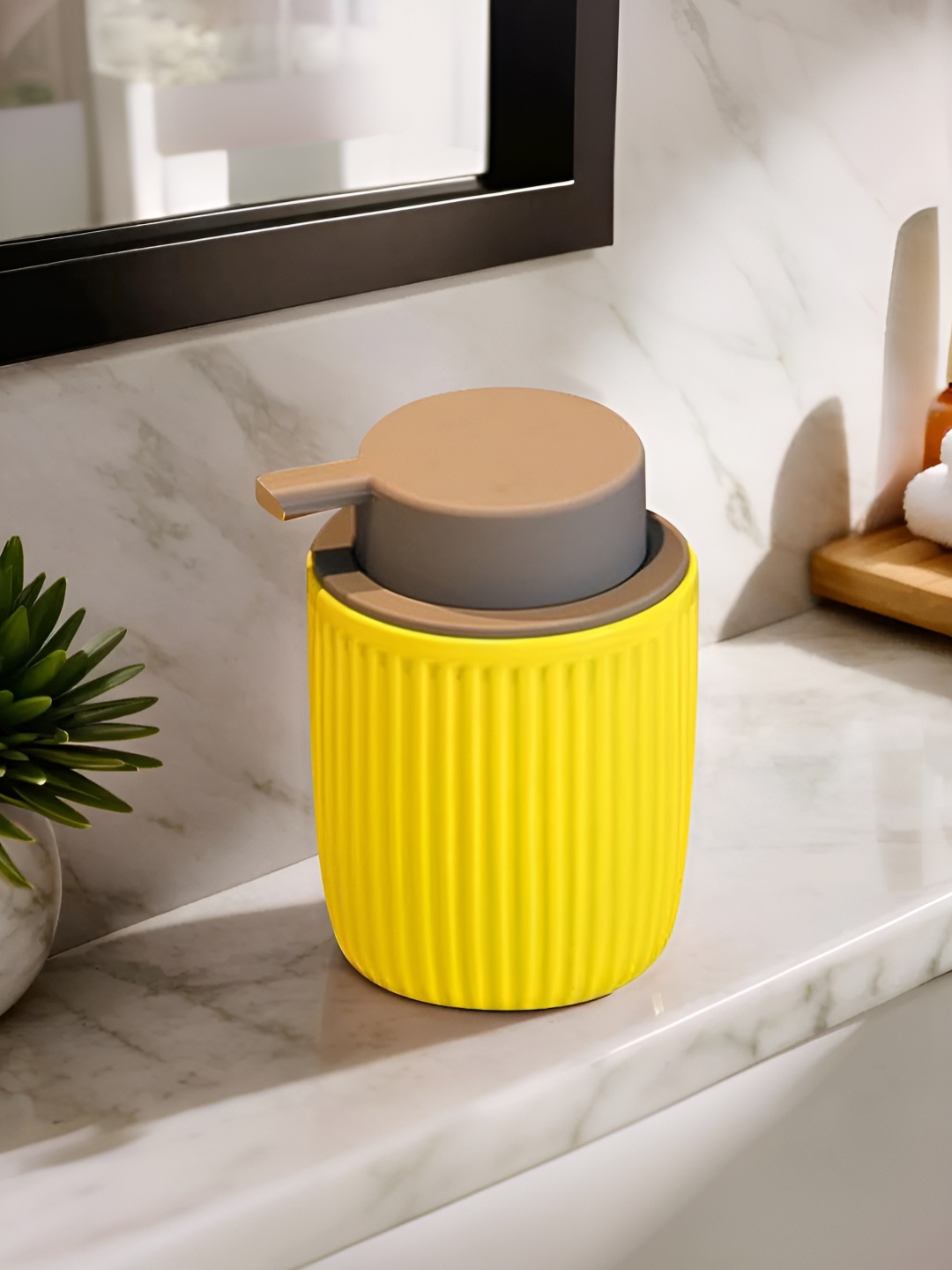 

UMAI Yellow & Brown Striped Ceramic Matte Soap Dispenser 320 ml