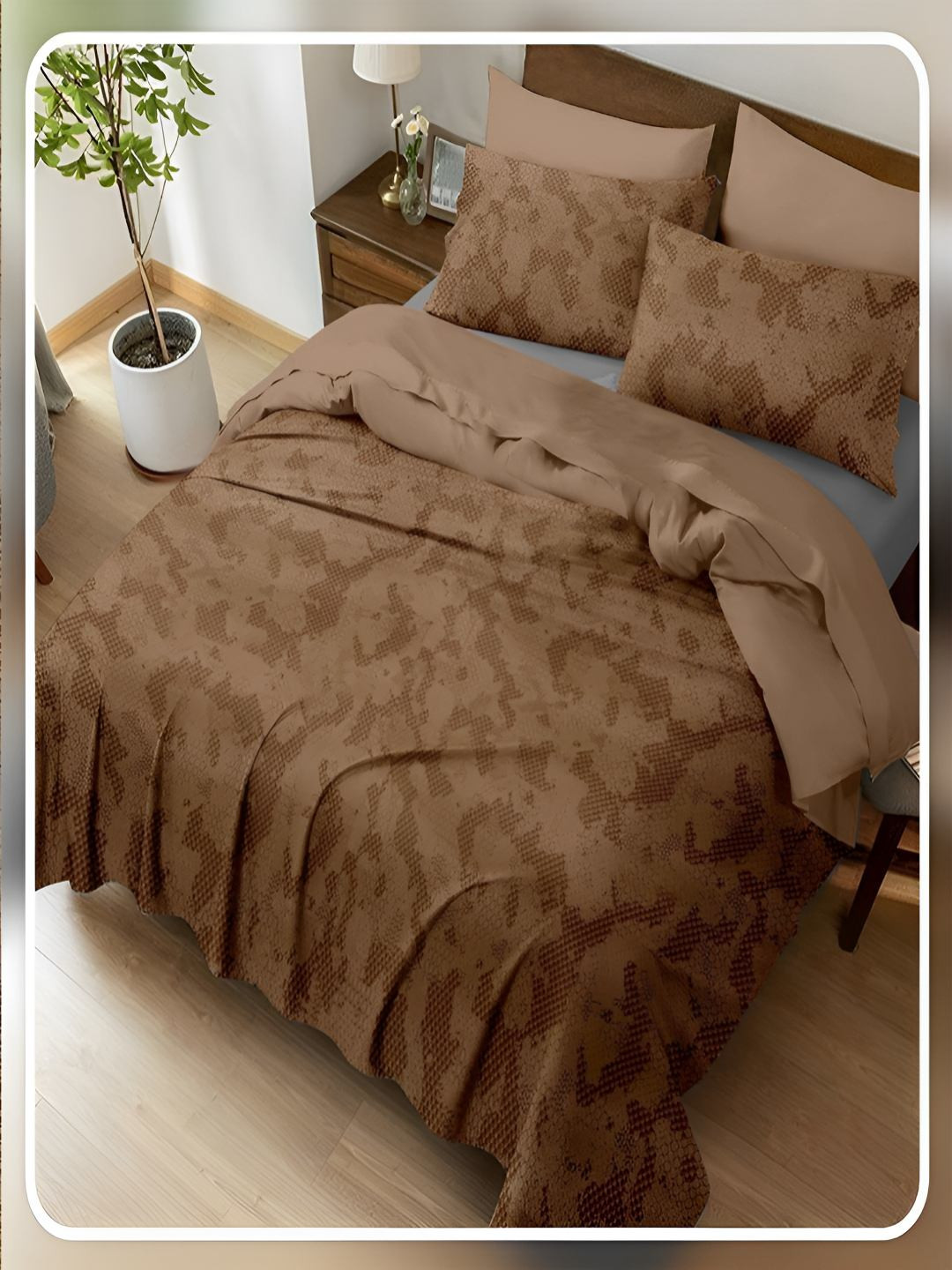 

tundwal's Brown & Beige 400 TC King Bedsheet with 2 Pillow Covers