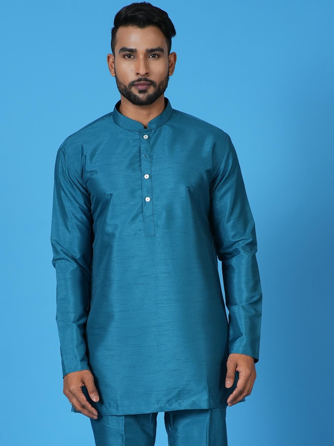 

Sayisha Mandarin Collar Silk Short Straight Kurta, Teal