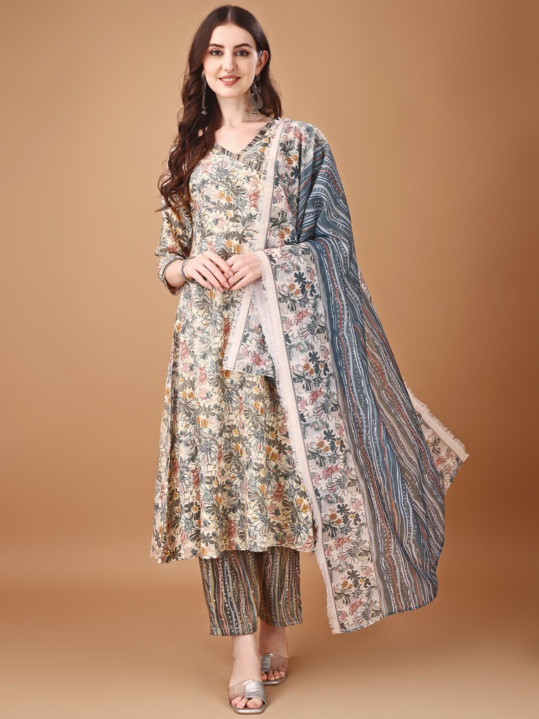 

KALINI Floral Printed V Neck Angrakha Anarkali Kurta With Palazzos & Duppatta, Grey