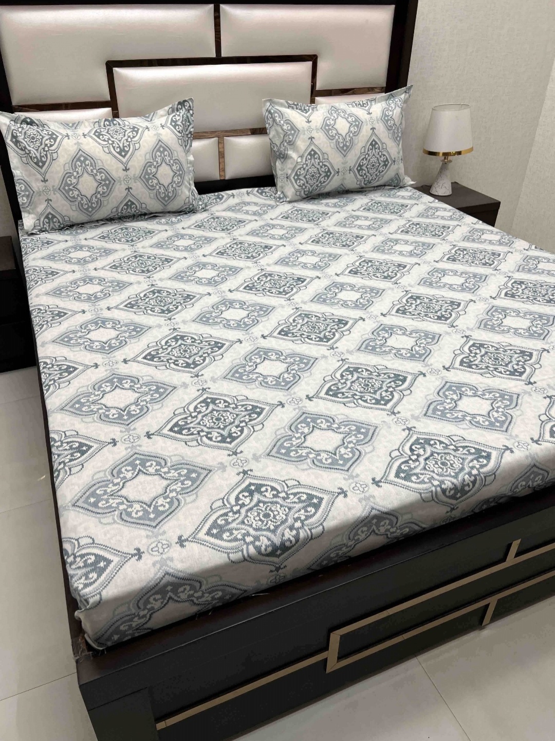 

Pure Decor Blue & White 240 TC Pure Cotton Queen Bedsheet with 2 Pillow Covers