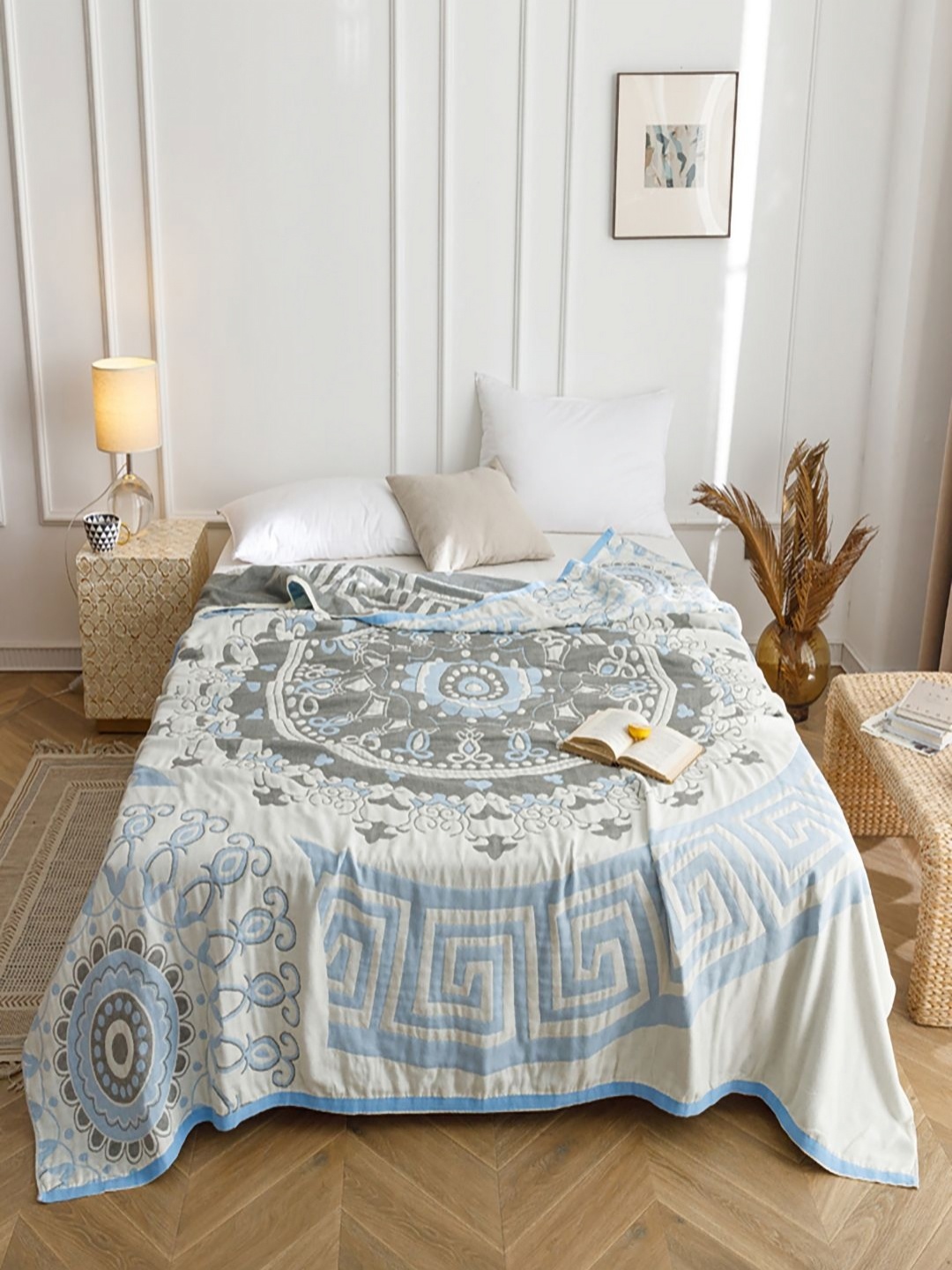 

JC HOME White & Blue Ethnic Motifs Printed AC Room 350 GSM Cotton Double Bed Quilt