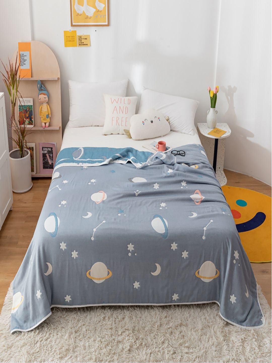 

JC HOME Blue & White Geometric AC Room 400 GSM Single Bed Quilt