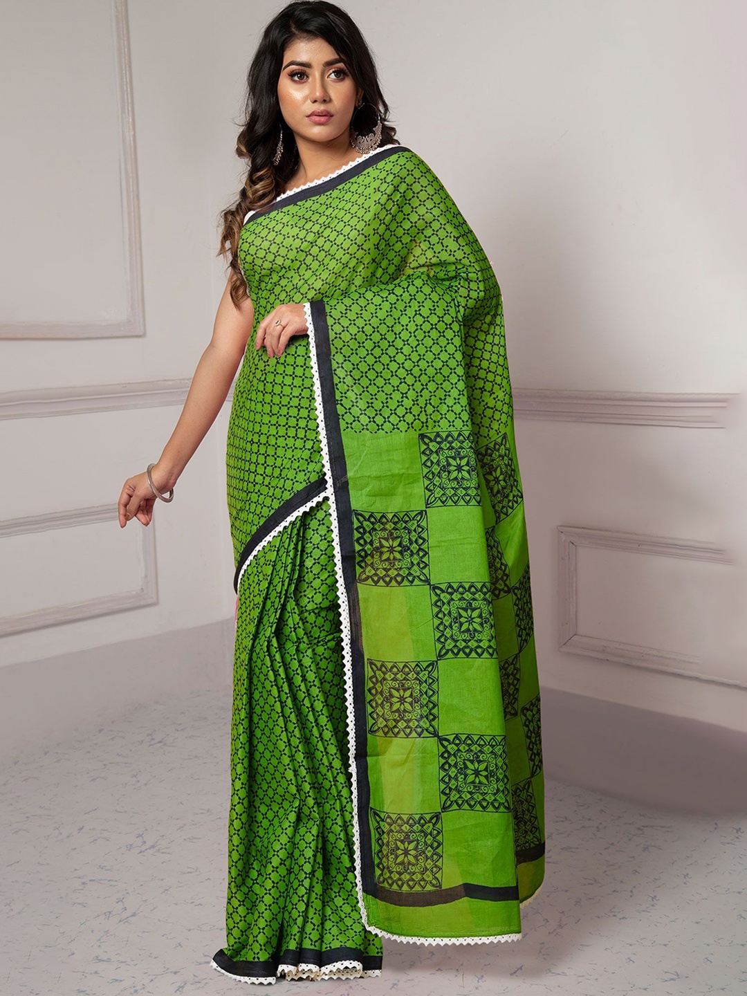 

Unnati Silks Embroidered Pure Cotton Handloom Block Print Saree, Green