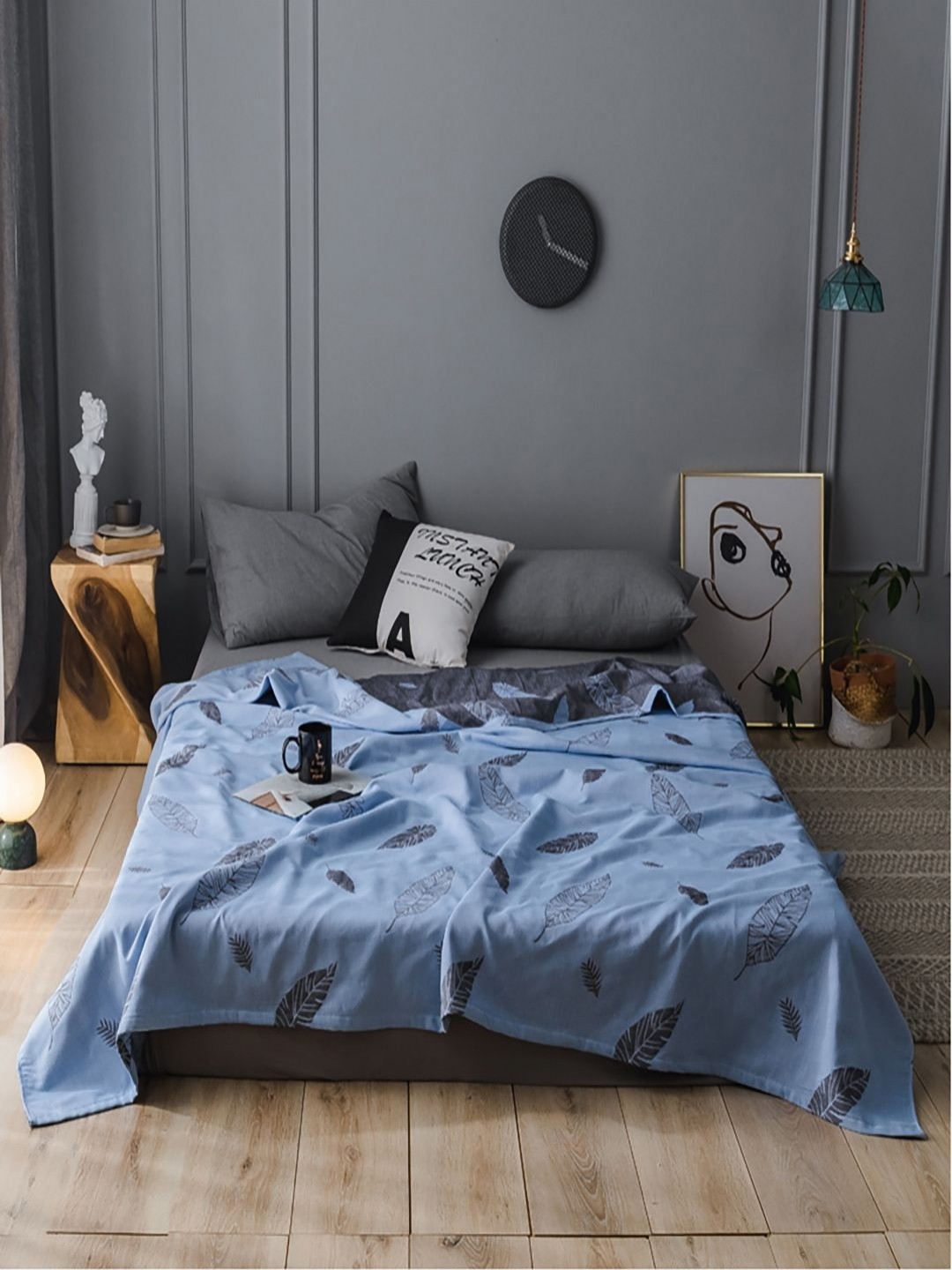 

JC HOME Blue & Grey Floral AC Room 300 GSM Single Bed Quilt