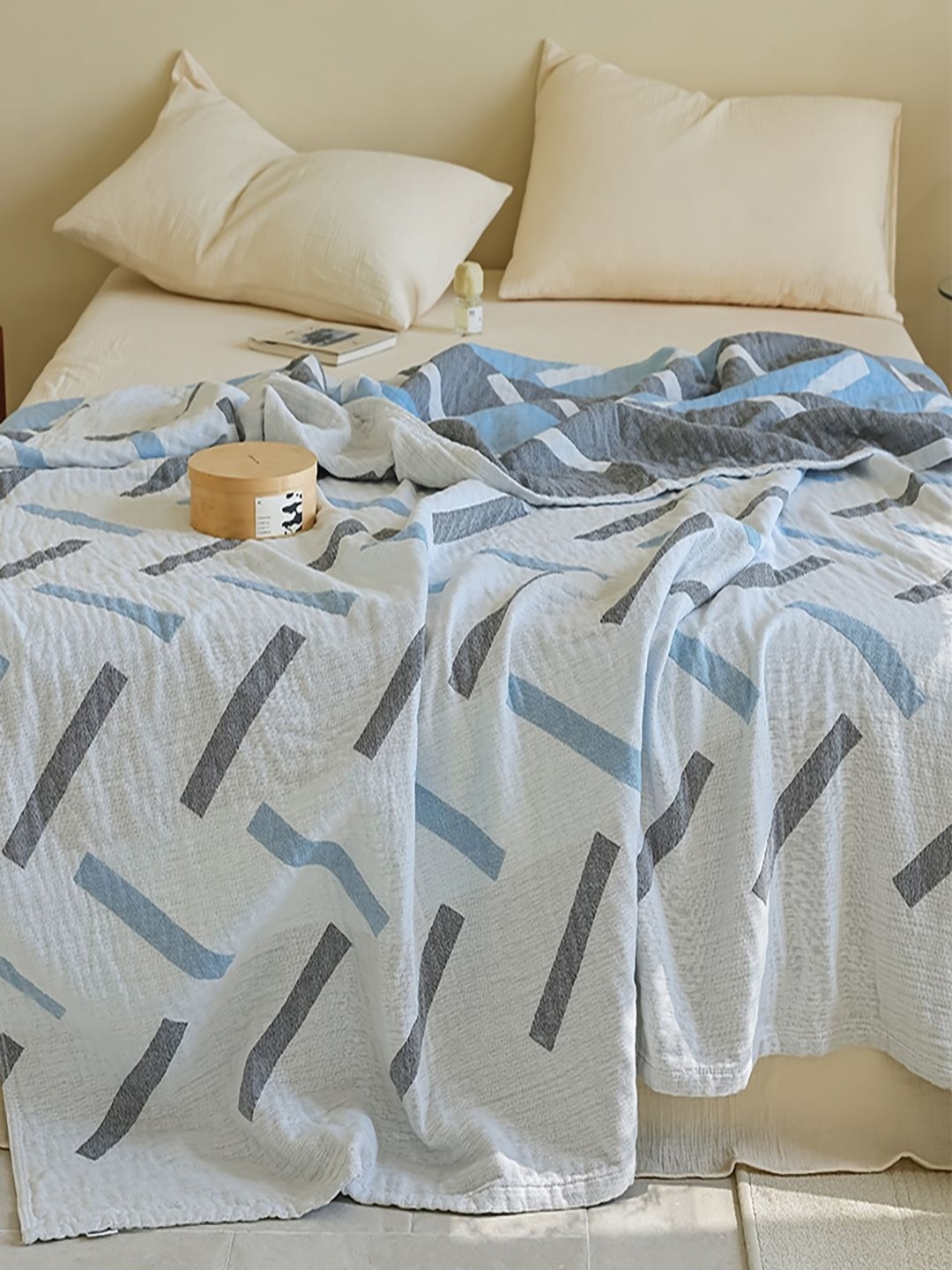 

JC HOME Blue & Grey Geometric Printed Pure Cotton AC Room 300 GSM Single Bed Quilt