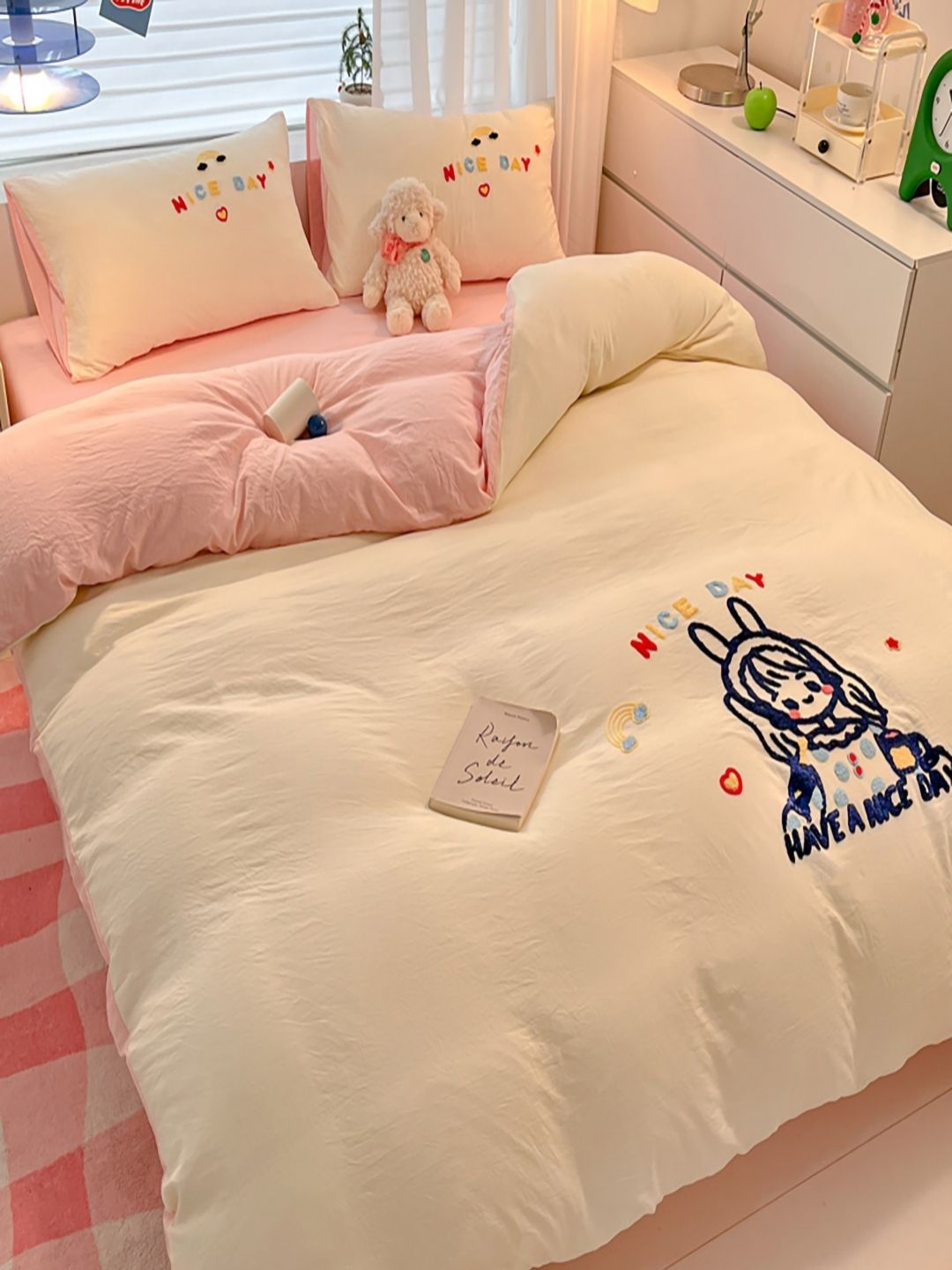 

JC HOME Pink & Cream-Coloured Geometric Polycotton 4 Piece Double King Regular Bedding Set