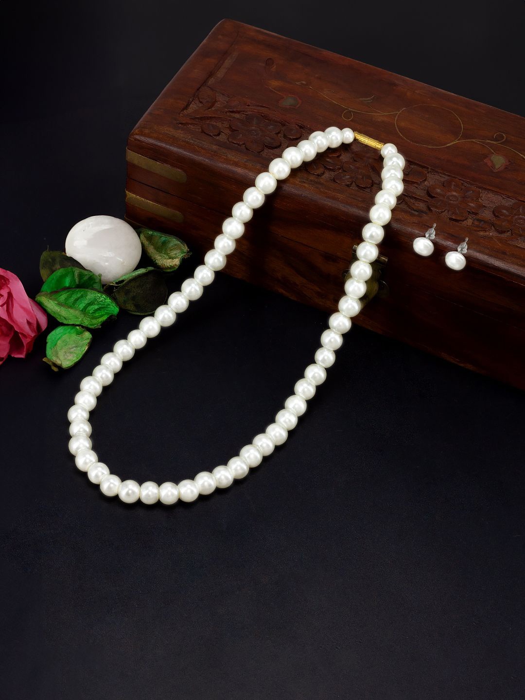 

PRIVIU Beaded Brass Necklace and Earrings, White