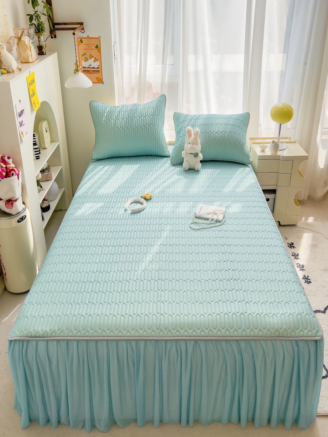 

JC HOME Blue Geometric 160 TC Fitted Queen Bedsheet with 2 Pillow Covers