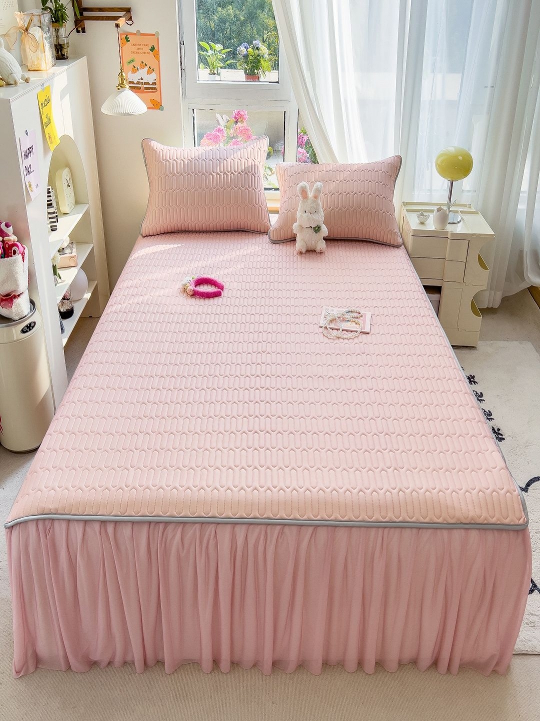 

JC HOME Pink Textured 160 TC Queen Bedsheet With 2 Pillow Covers