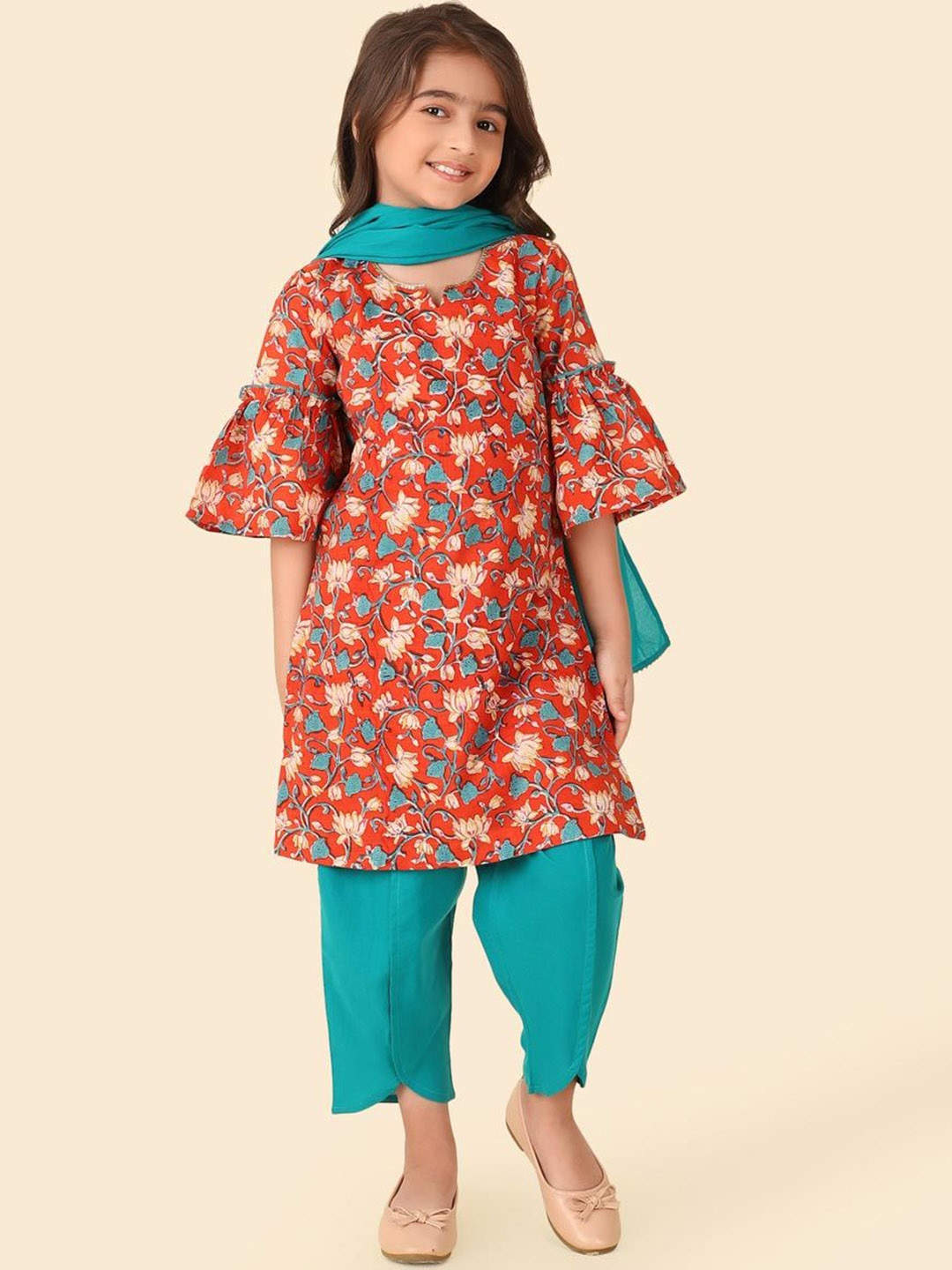 

Fabindia Girls Floral Printed Bell Sleeves Pure Cotton Kurta with Trousers & Dupatta, Rust