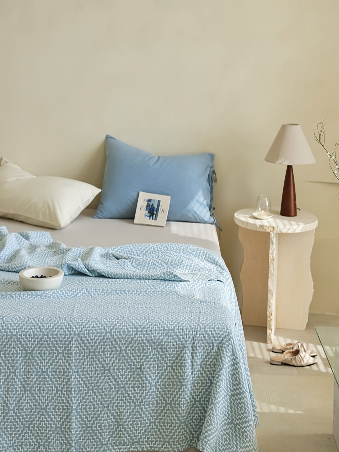 

JC HOME Blue & White Geometric Printed Pure Cotton AC Room 300 GSM Double Bed Quilt