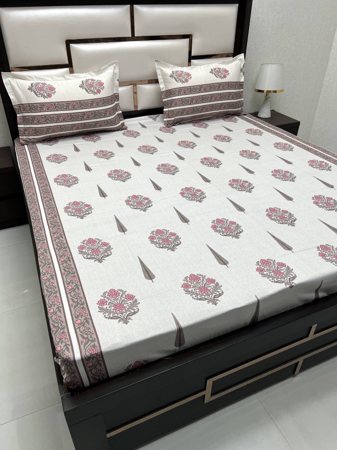 

Pure Decor Pink Ethnic Motifs Pure Cotton 330 TC Queen Bedsheet with 2 Pillow Covers