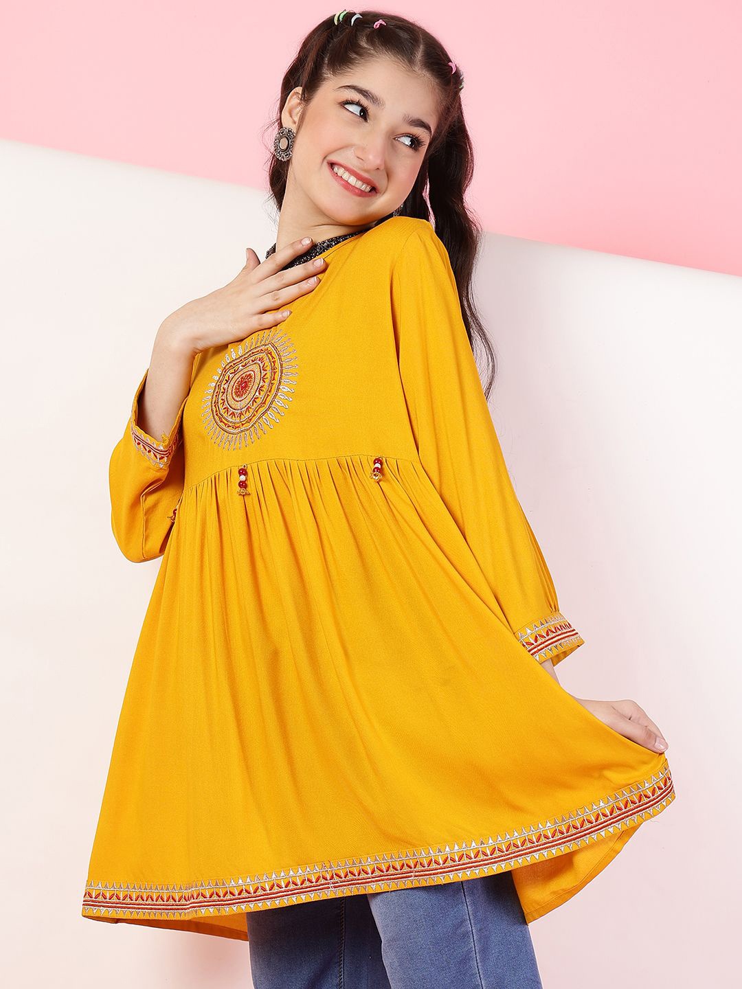 

BAESD Embroidered Top, Yellow