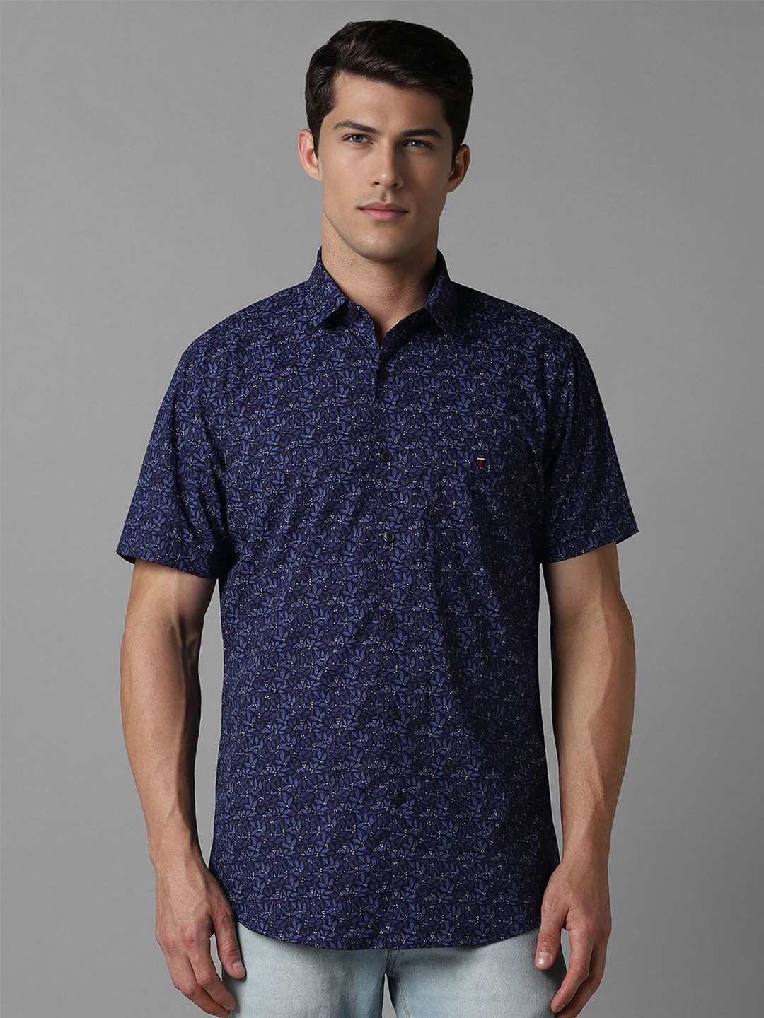 

Louis Philippe Sport Men Spread Collar Floral Printed Cotton Slim Fit Casual Shirt, Navy blue