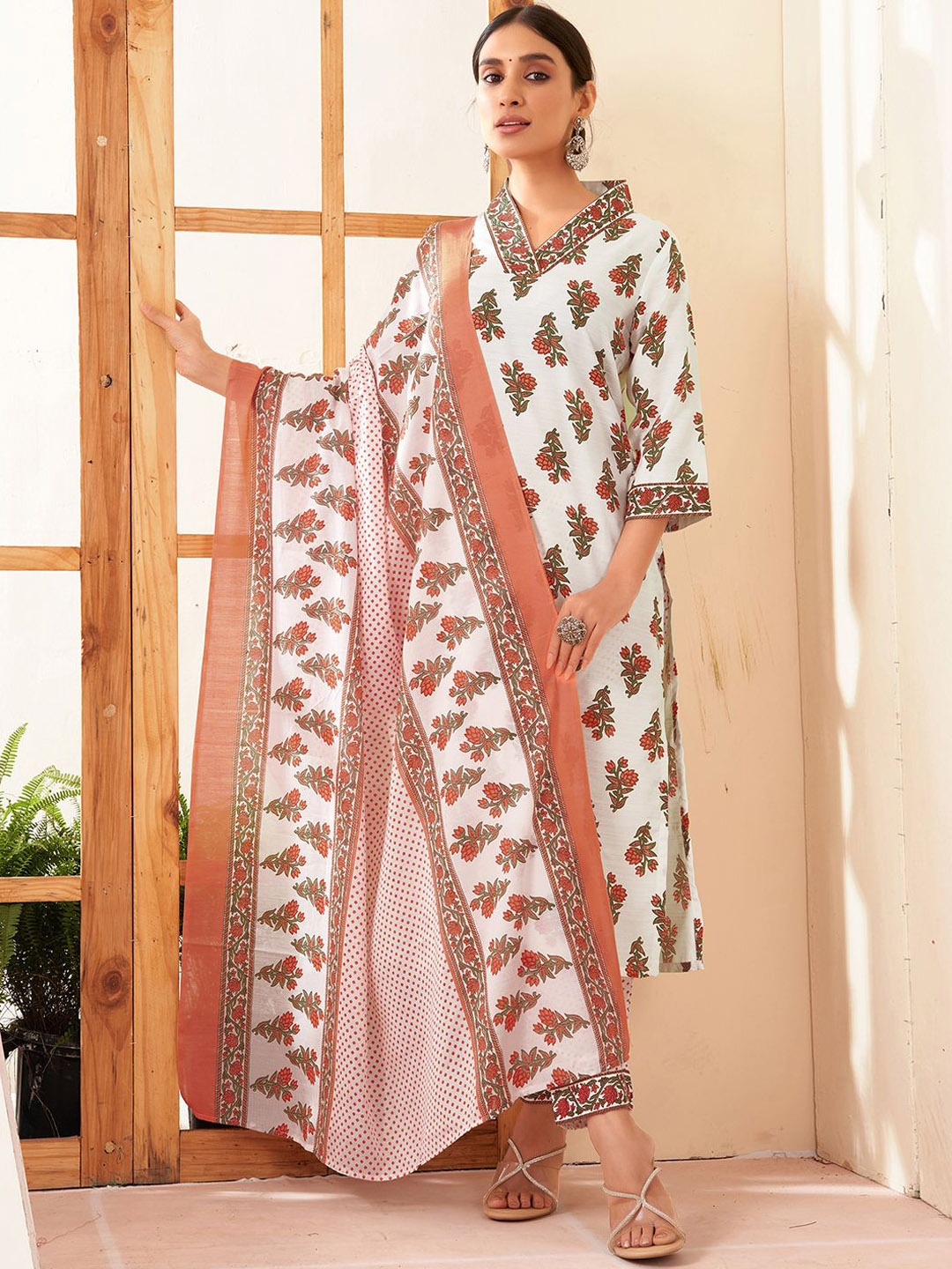

SKYLEE Floral Printed V-Neck Straight Kurta With Trousers & Dupatta, White