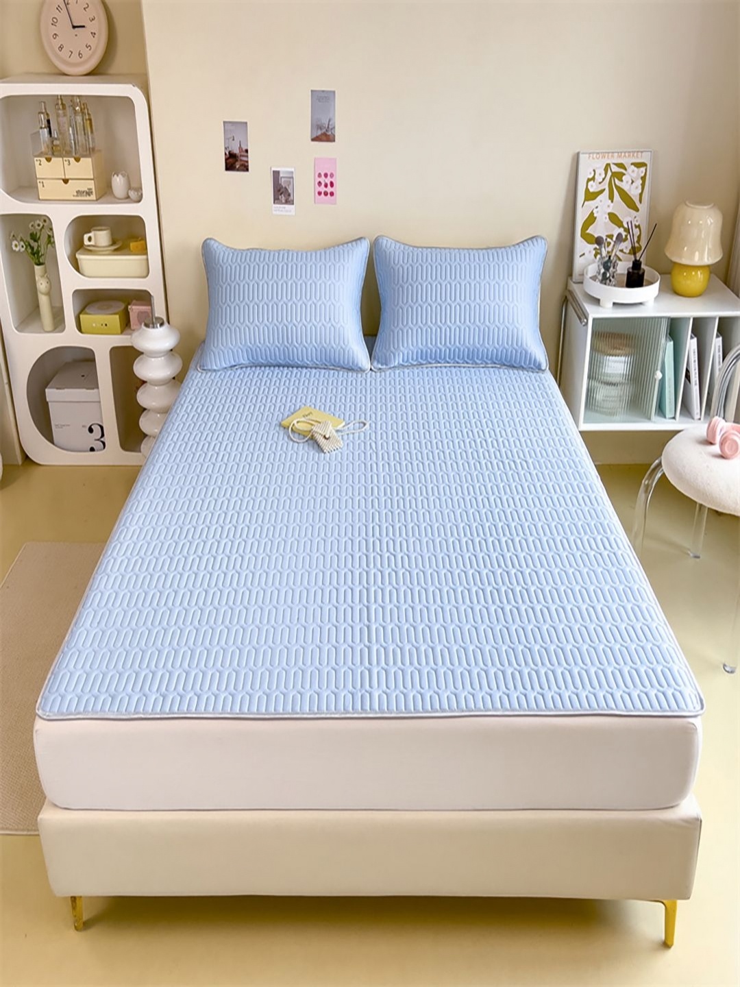 

JC HOME Blue Geometric 160 TC Fitted Queen Bedsheet with 2 Pillow Covers