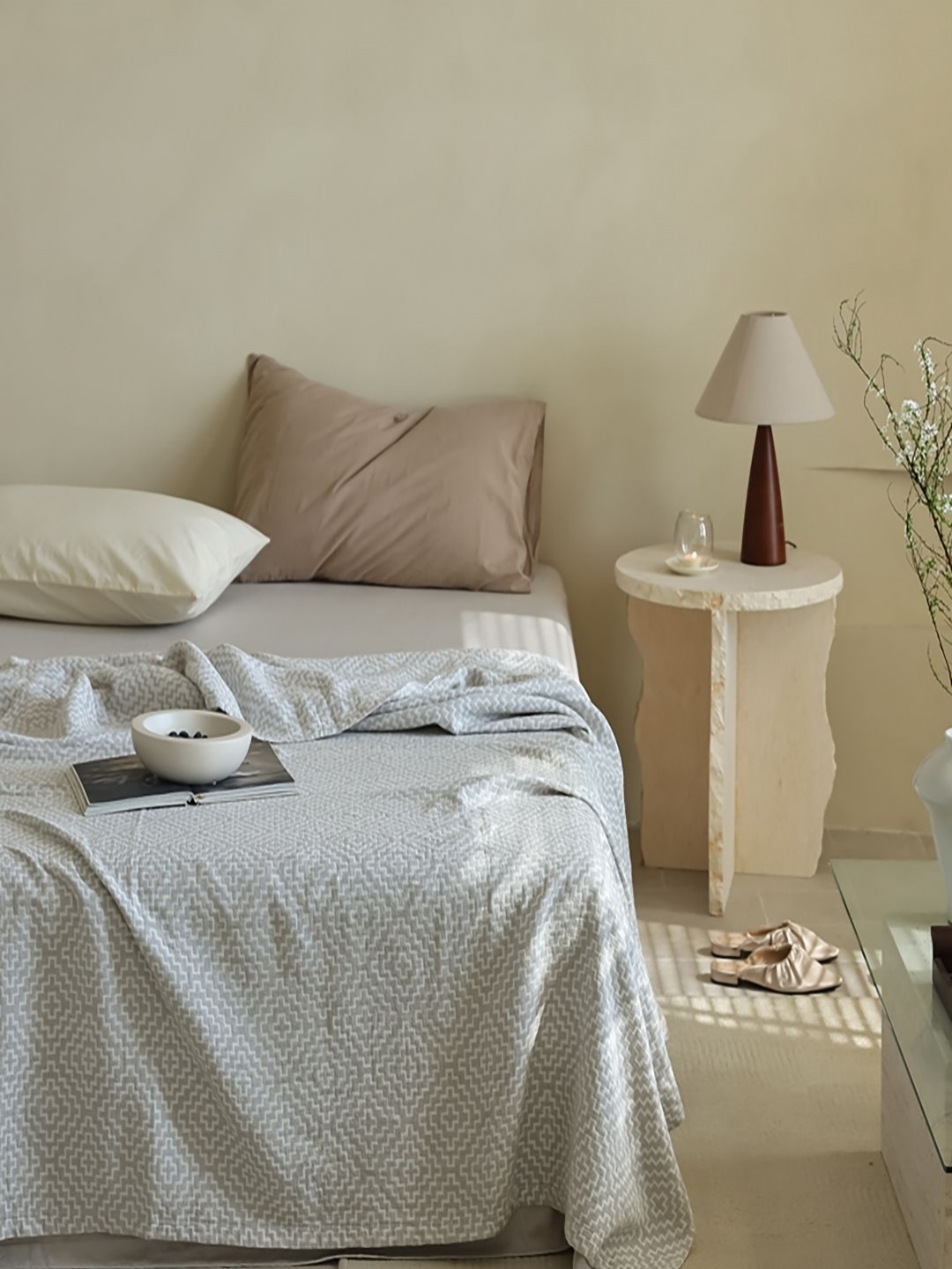 

JC HOME Grey & White Geometric AC Room 300 GSM Single Bed Quilt