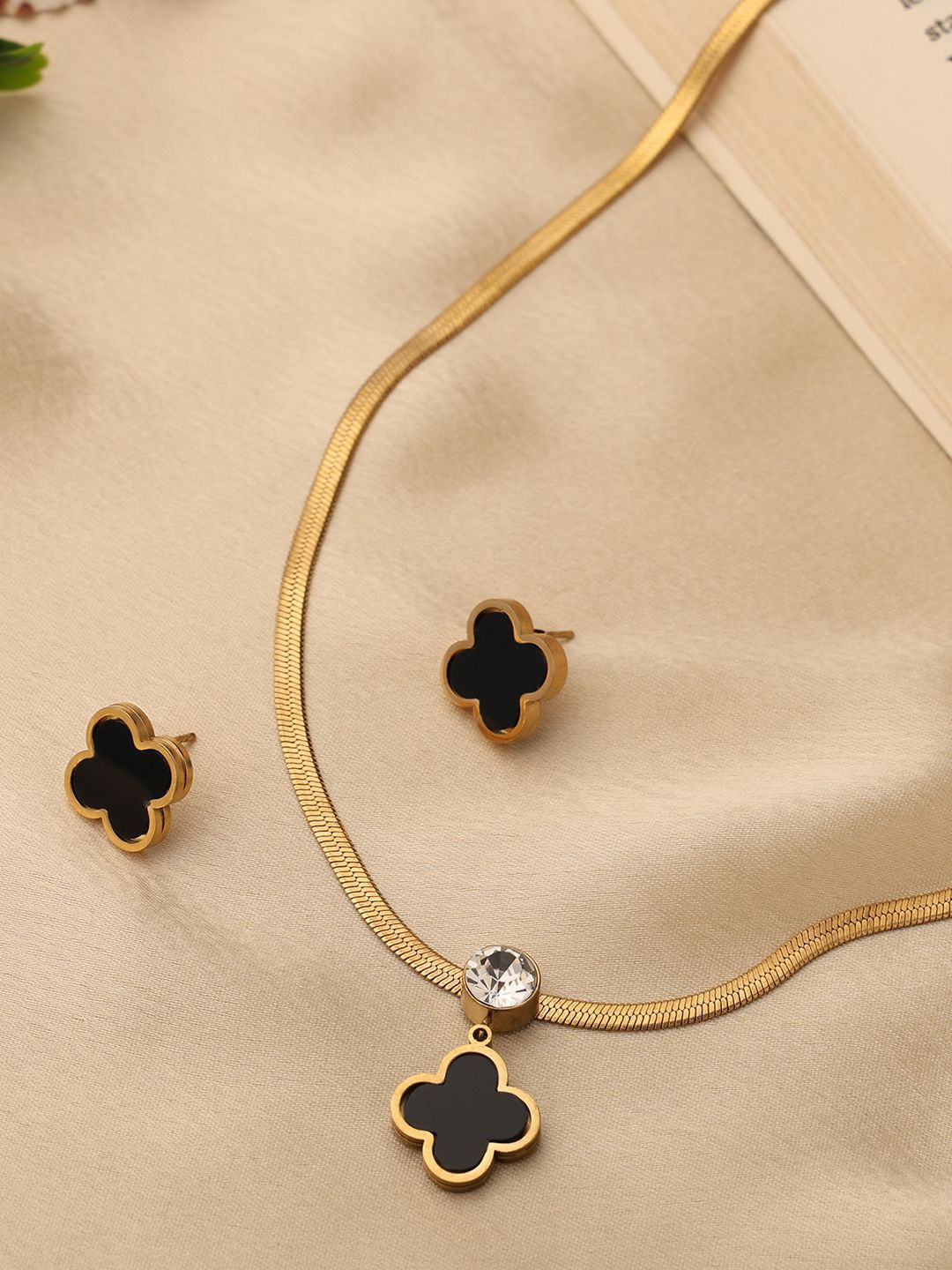 

VENI 18KT Gold-Plated Stainless Steel Enamelled Jewellery Set