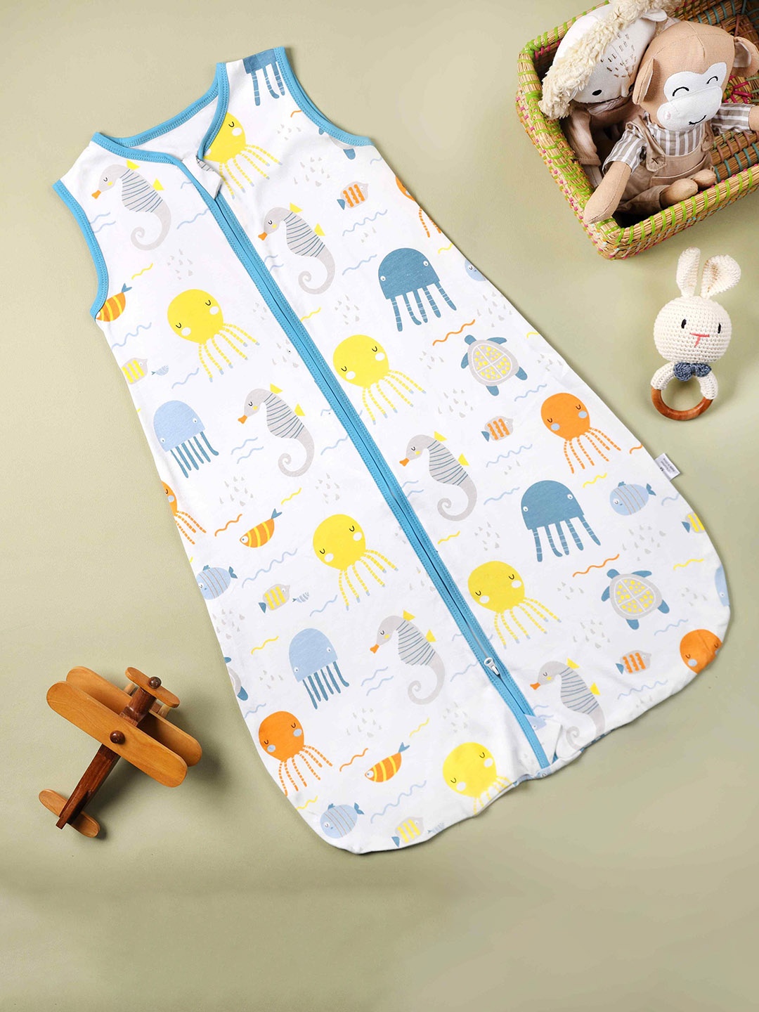 

KICKS & CRAWL Infants Printed Baby Sleeping Bag, White