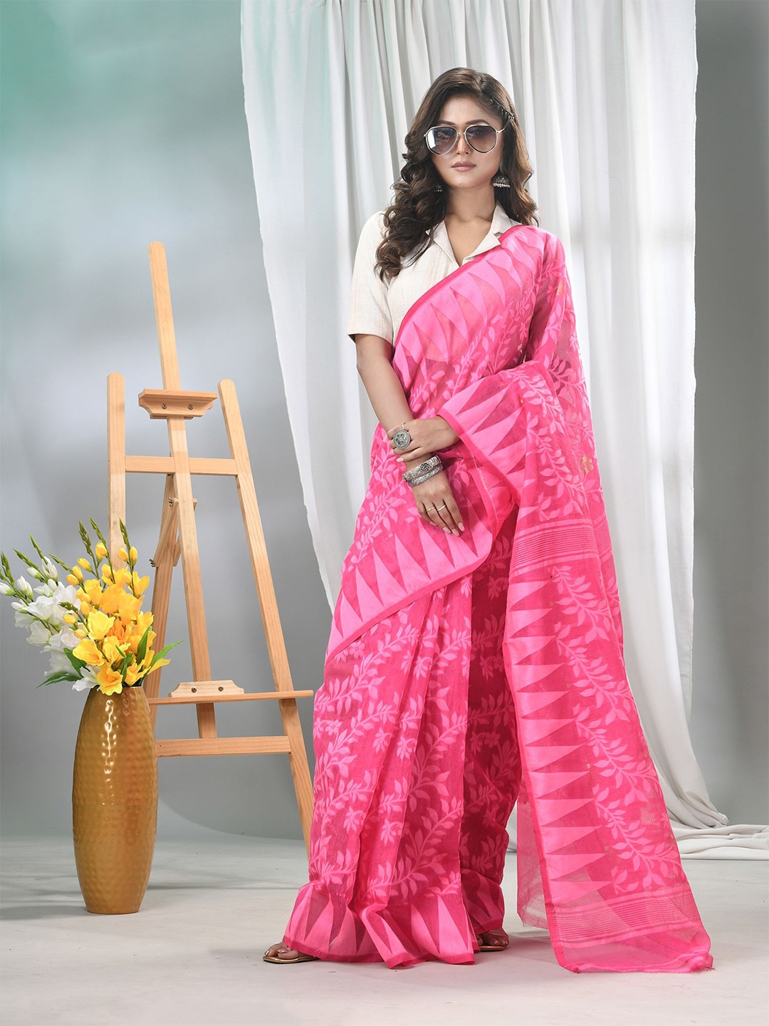 

TANTLOOM Woven Design Pure Cotton Taant Saree, Pink