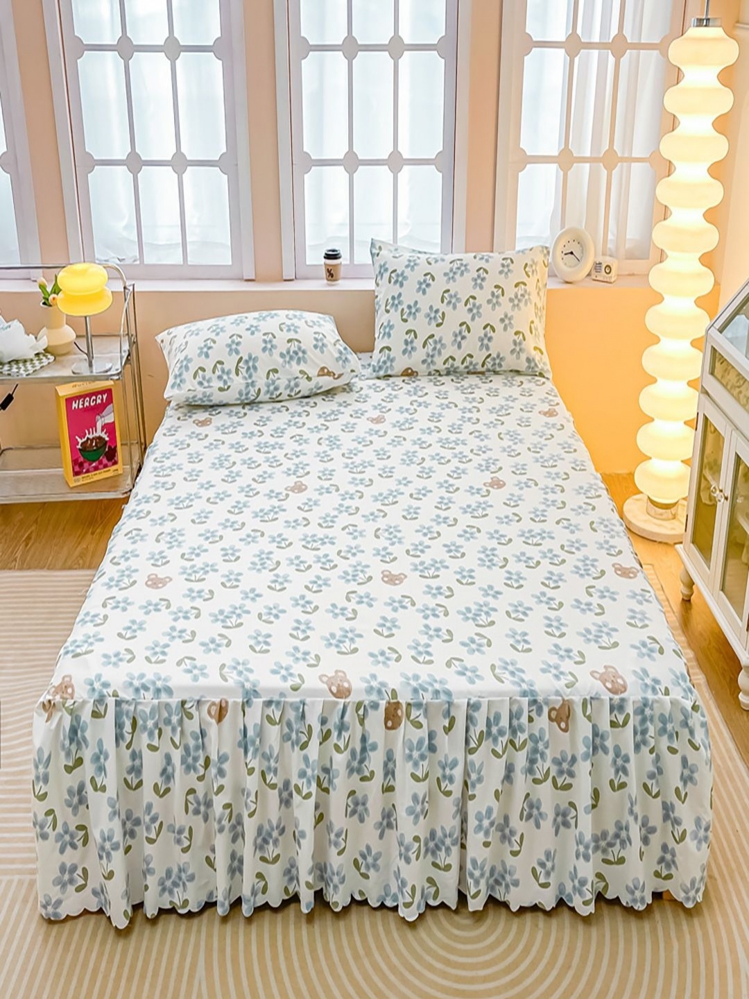 

JC HOME White & Blue Floral 150 TC Fitted Queen Bedsheet with 2 Pillow Covers