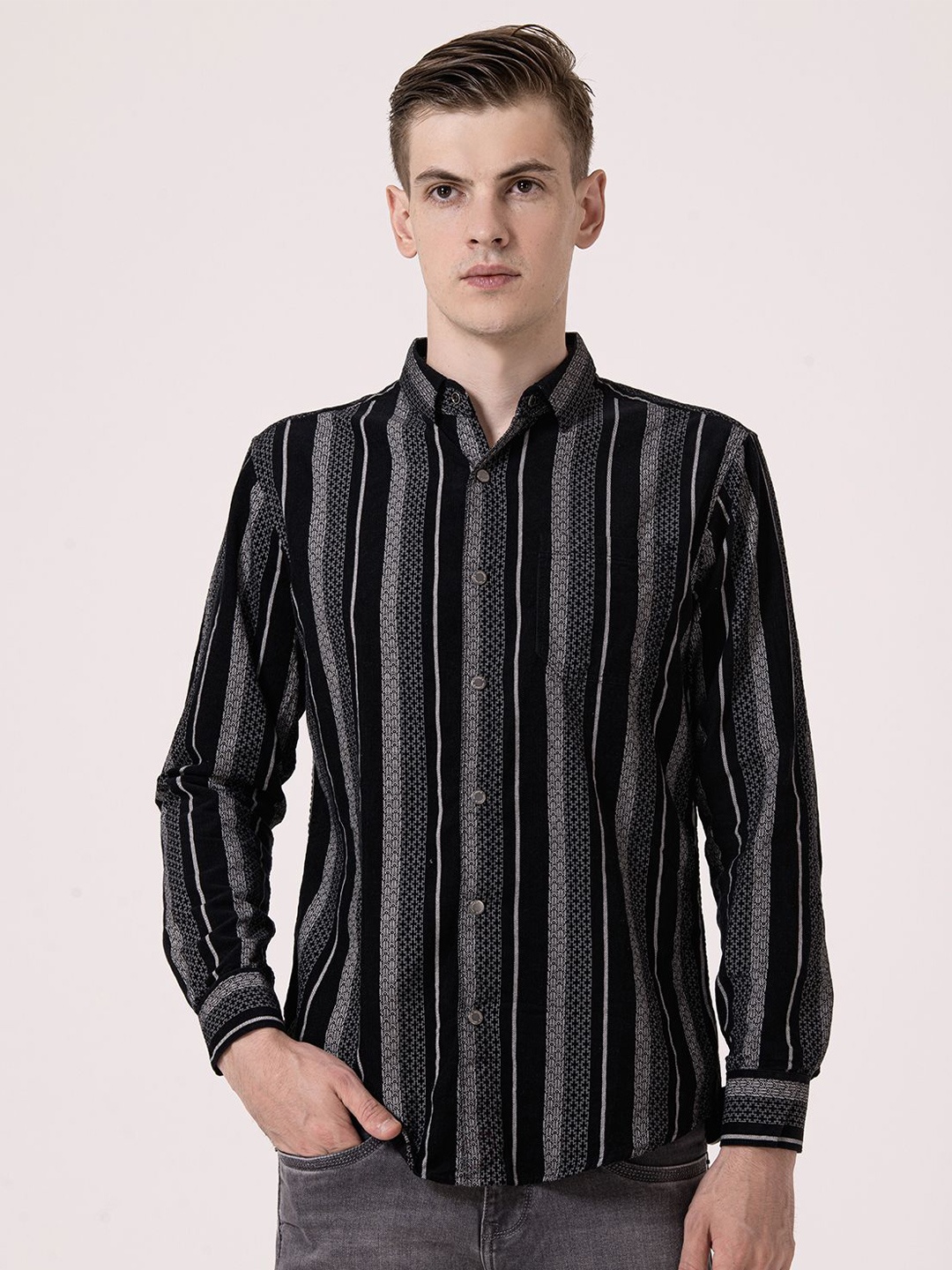 

Albion By CnM Men Spread Collar Striped Casual Shirt, Black