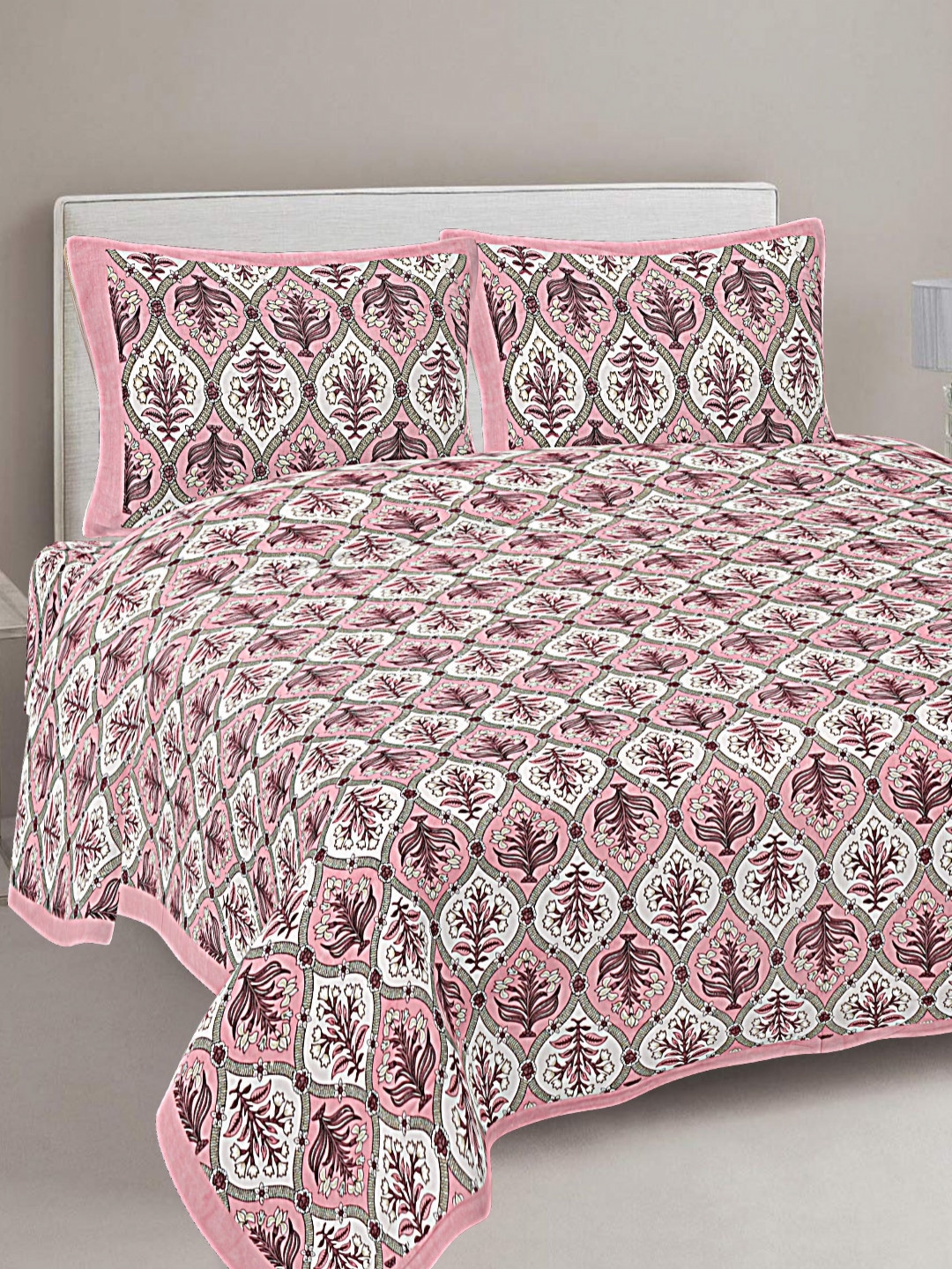 

FrionKandy Living Mauve Printed Pure Cotton180 TC King Bedsheet With 2 Pillow Covers