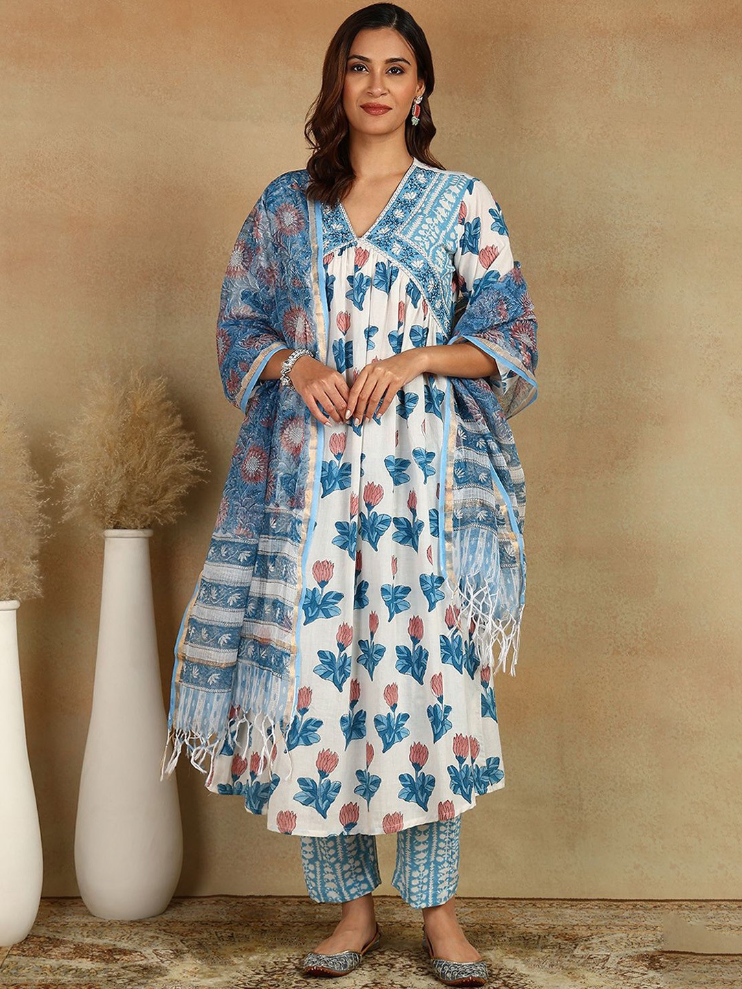 

Tahiliya Floral Printed V-Neck Empire Pure Cotton Anarkali Kurta, Blue