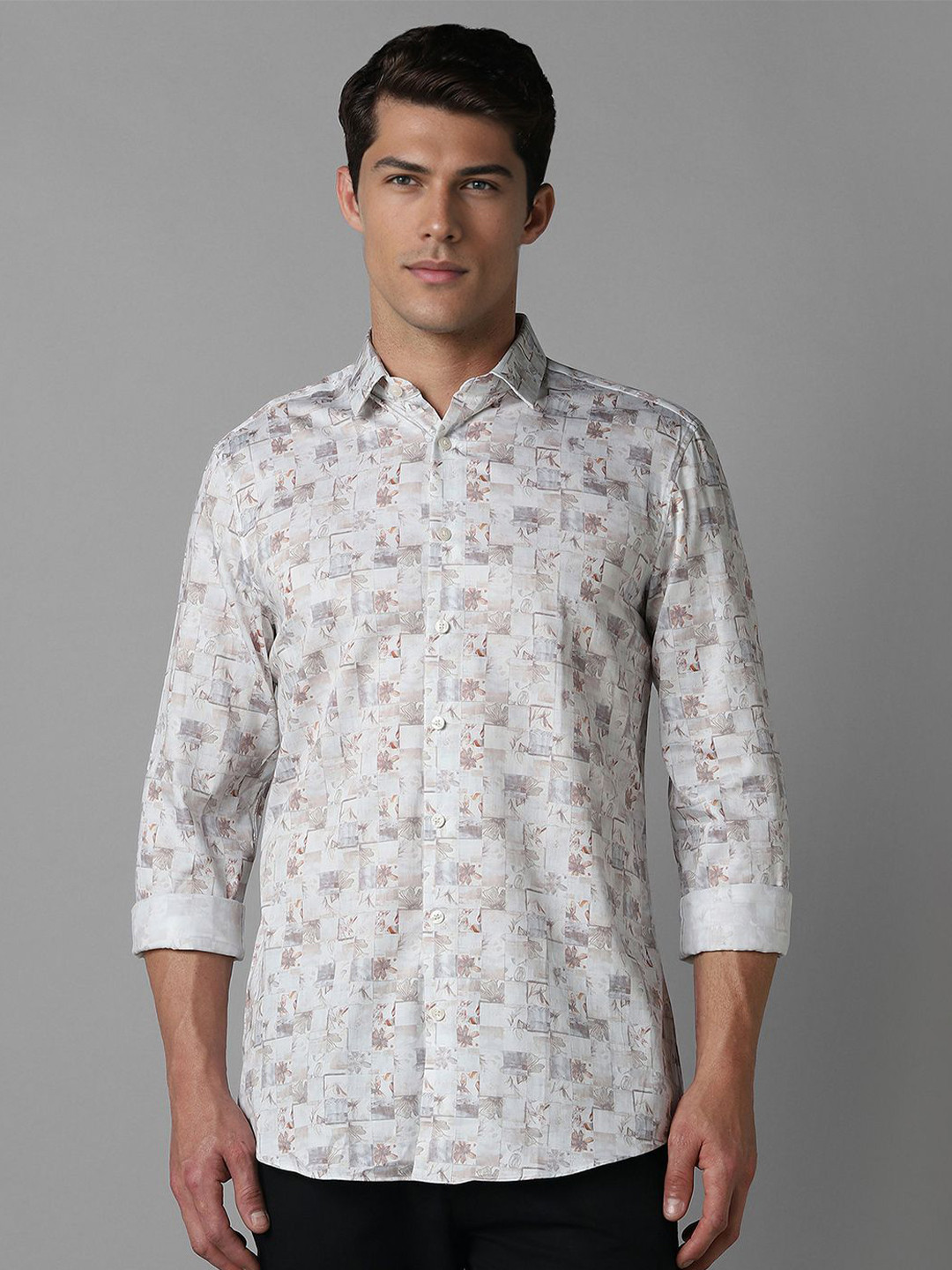 

Louis Philippe Sport Men Spread Collar Floral Printed Cotton Slim Fit Casual Shirt, Grey