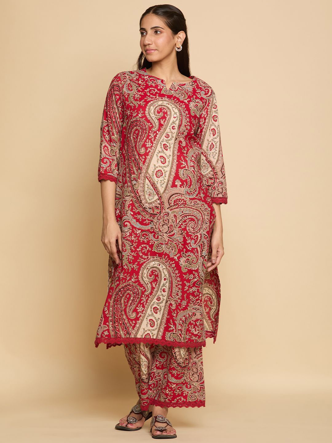 

Chandbaali Paisley Printed Regular Pure Cotton Kurta With Palazzos, Red