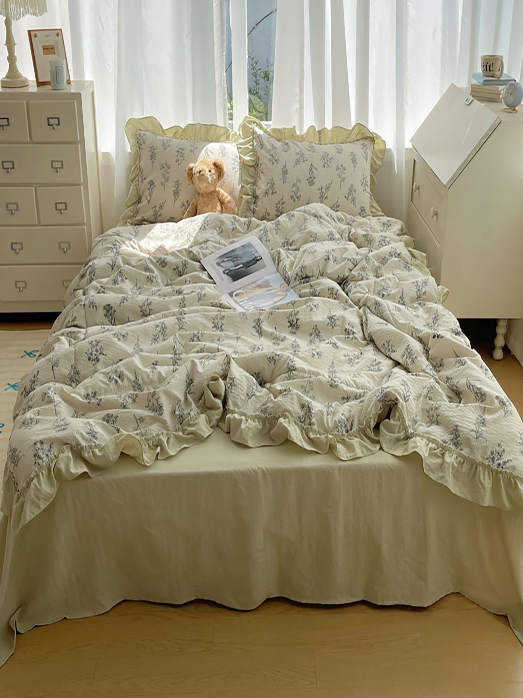 

JC HOME White & Blue 3 Pieces Floral Single Regular Bedding Set