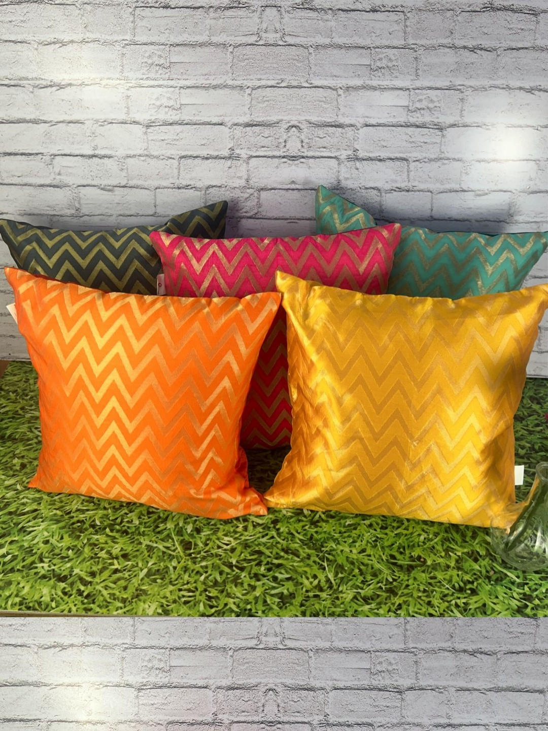 

Pink Parrot Green & Yellow 5 Pieces Geometric Jacquard Square Cushion Covers