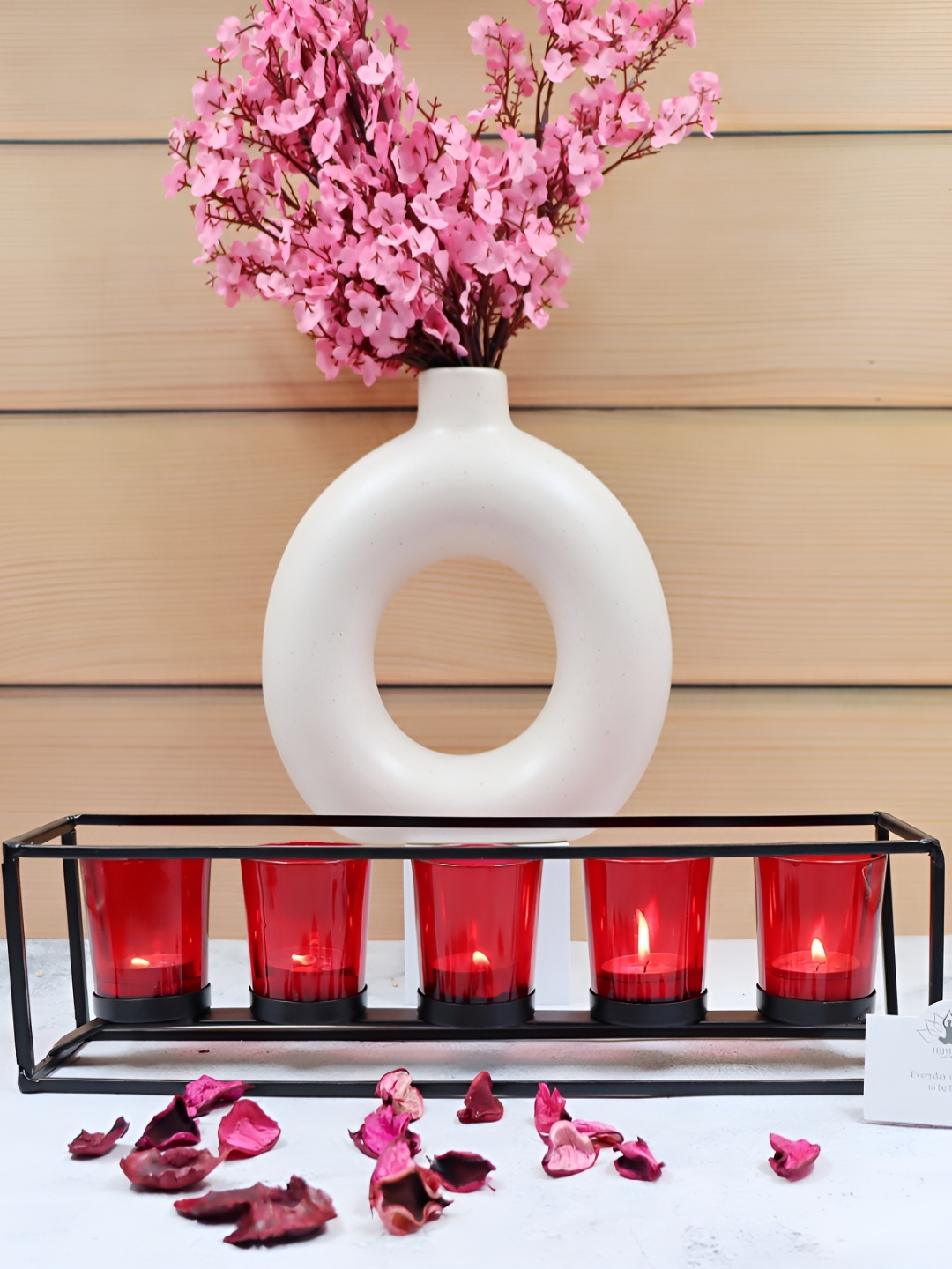 

HOSLEY Black & Red Metal Candle Holder