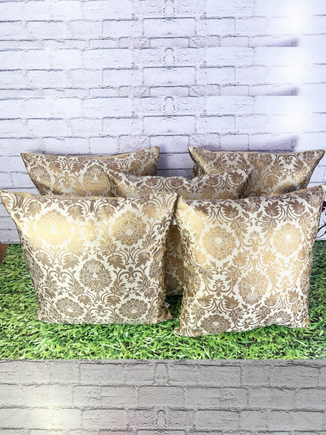 

Pink Parrot Gold-Toned & White 5 Pieces Floral Printed Square Cushion Covers