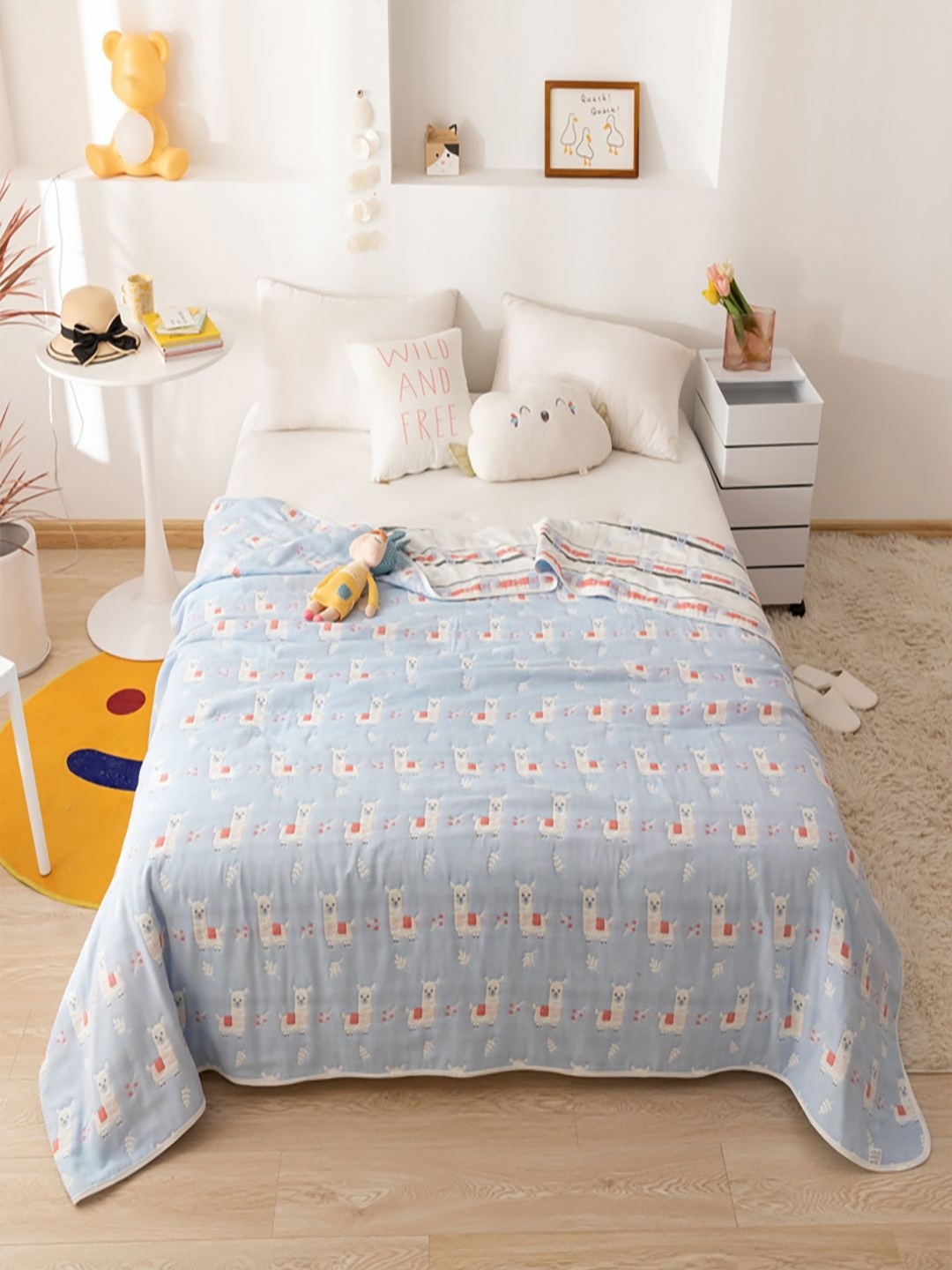 

JC HOME Blue & White Cartoon Characters 400 GSM AC Room Pure Cotton Double Bed Quilt