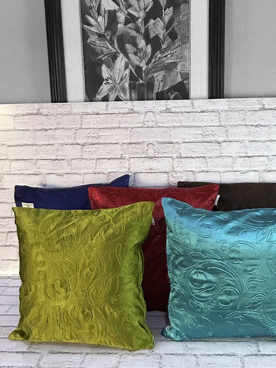 

Pink Parrot Blue & Green 5 Pieces Jacquard Silk Square Cushion Covers