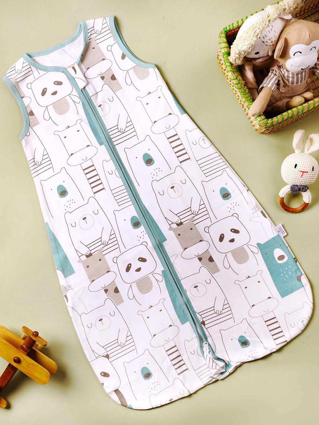 

KICKS & CRAWL Infants Printed Baby Sleeping Bag, White