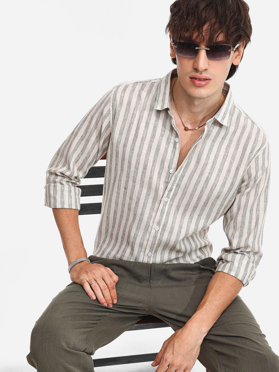 

Campus Sutra Men Comfort Spread Collar Striped Cotton Casual Shirt, Grey