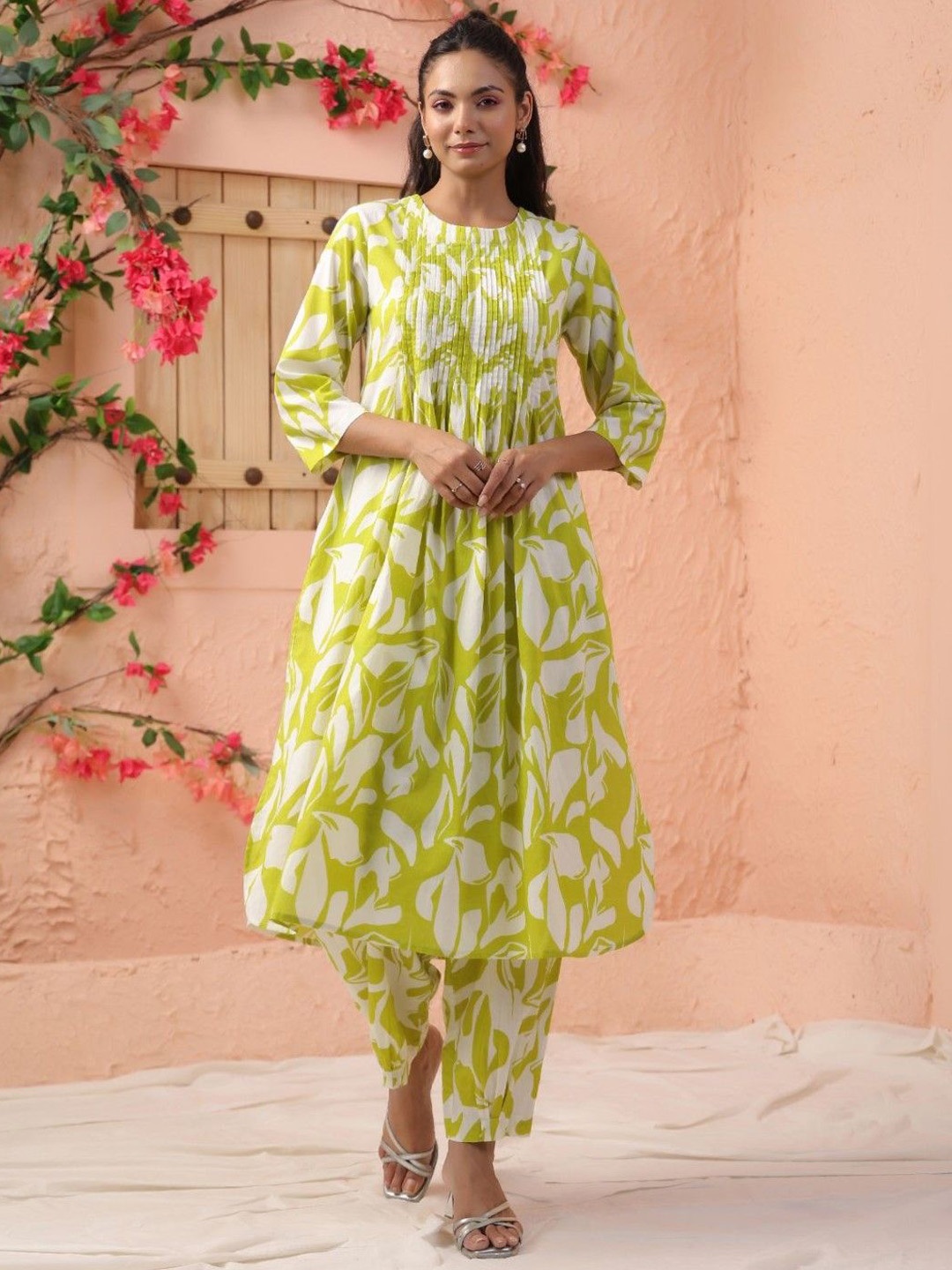 

AUTUMN LANE Floral Printed Pure Cotton Anarkali Kurta With Trouser, Green