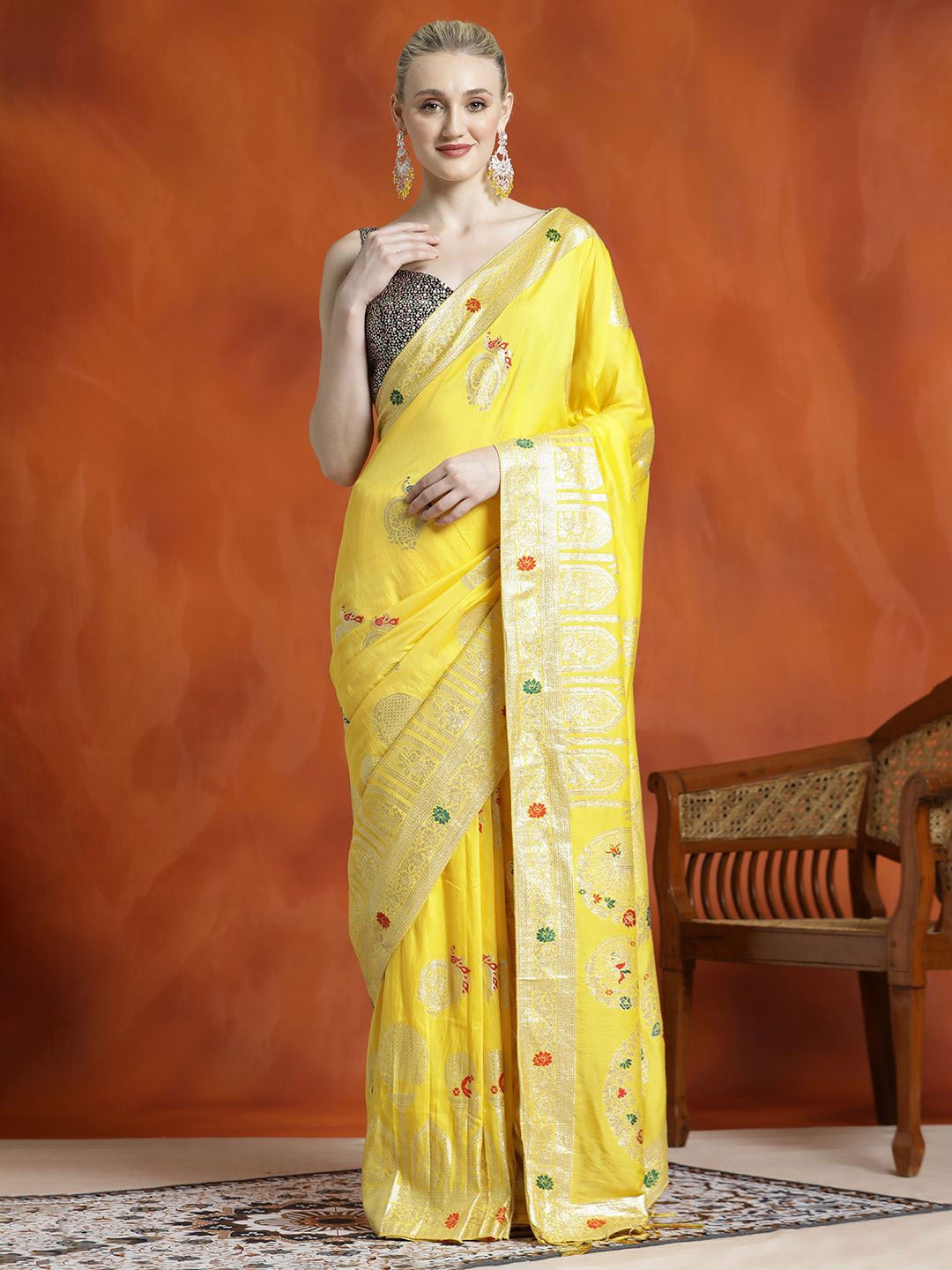 

Jaipur Kurti Heavy Banarasi Zari Woven Silk Blend Saree, Yellow