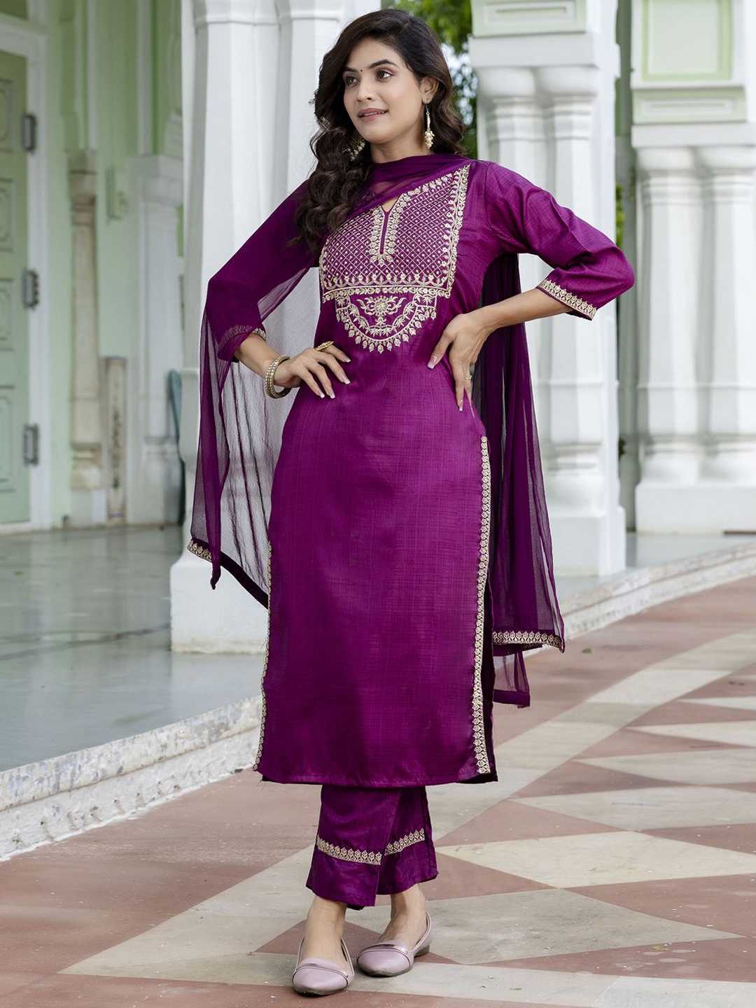 

VredeVogel Floral Embroidered Straight Kurta & Trousers With Dupatta, Purple