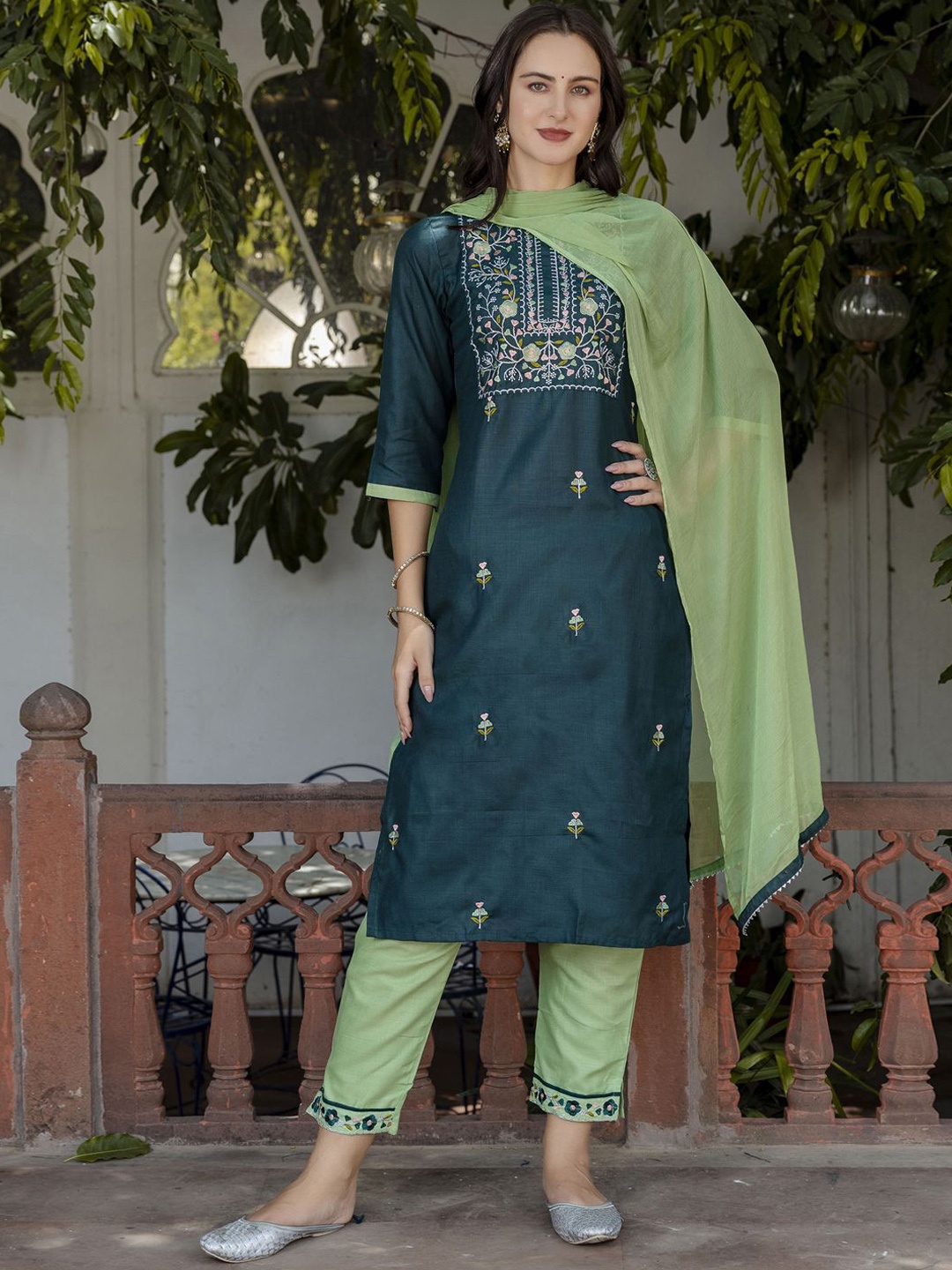 

VredeVogel Floral Embroidered Straight Kurta & Trousers With Dupatta, Green