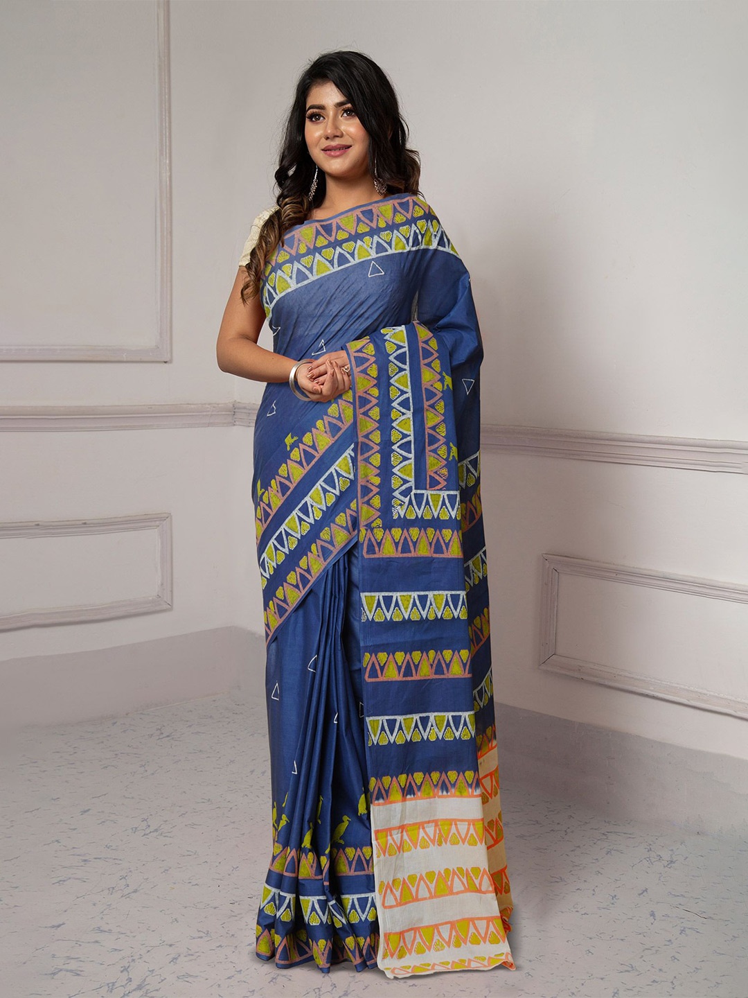 

Unnati Silks Geometric Printed Pure Cotton Handloom Block Print Saree, Grey