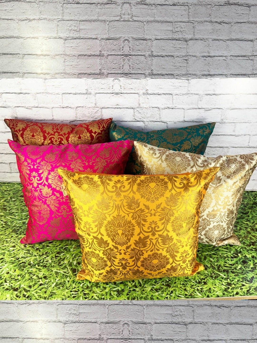 

Pink Parrot Yellow & Green 5 Pieces Floral Square Cushion Covers