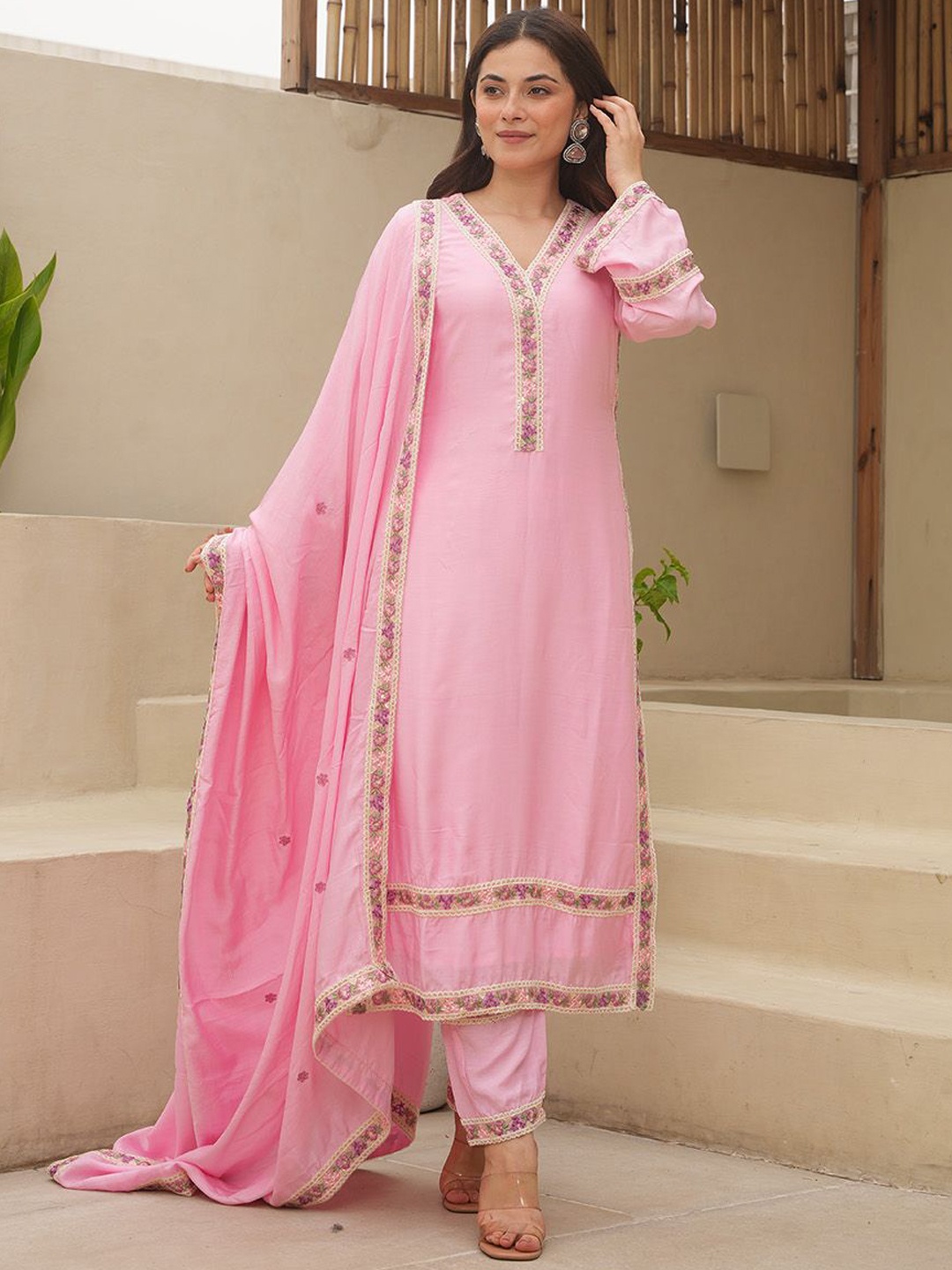 

OneWe Floral Embroidered Straight Kurta with Trousers & Dupatta, Pink