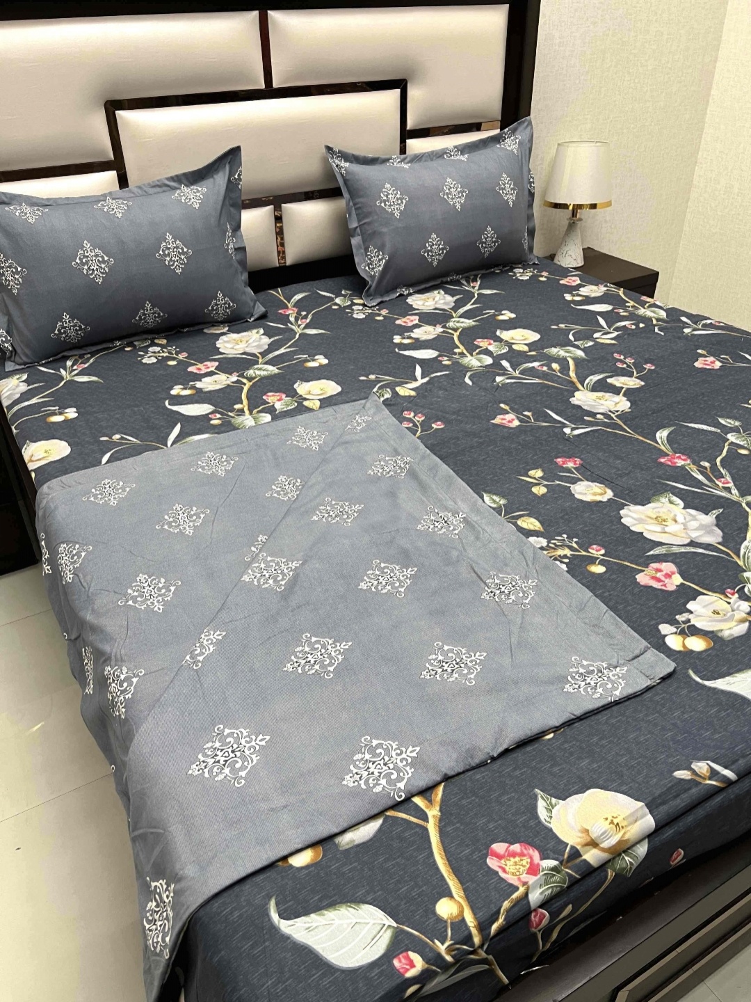

Pure Decor Blue & Yellow Floral Printed Cotton 4 Piece Double King Fine Bedding Set