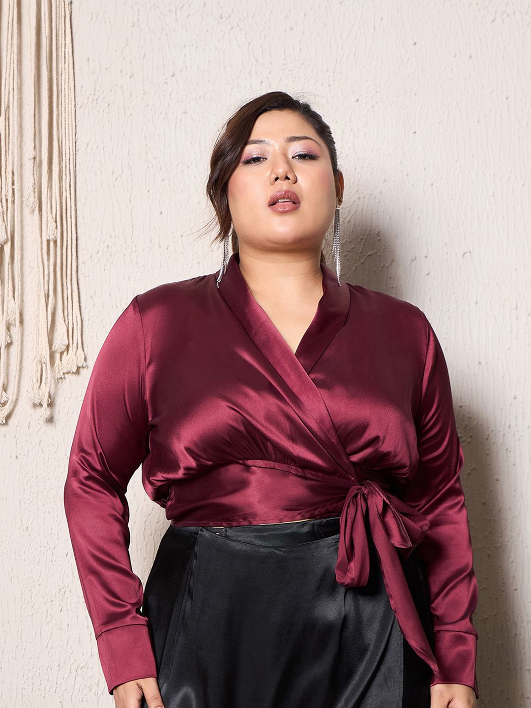 

Berrylush Curve Women Plus Size Solid Wrap Crop Top, Maroon